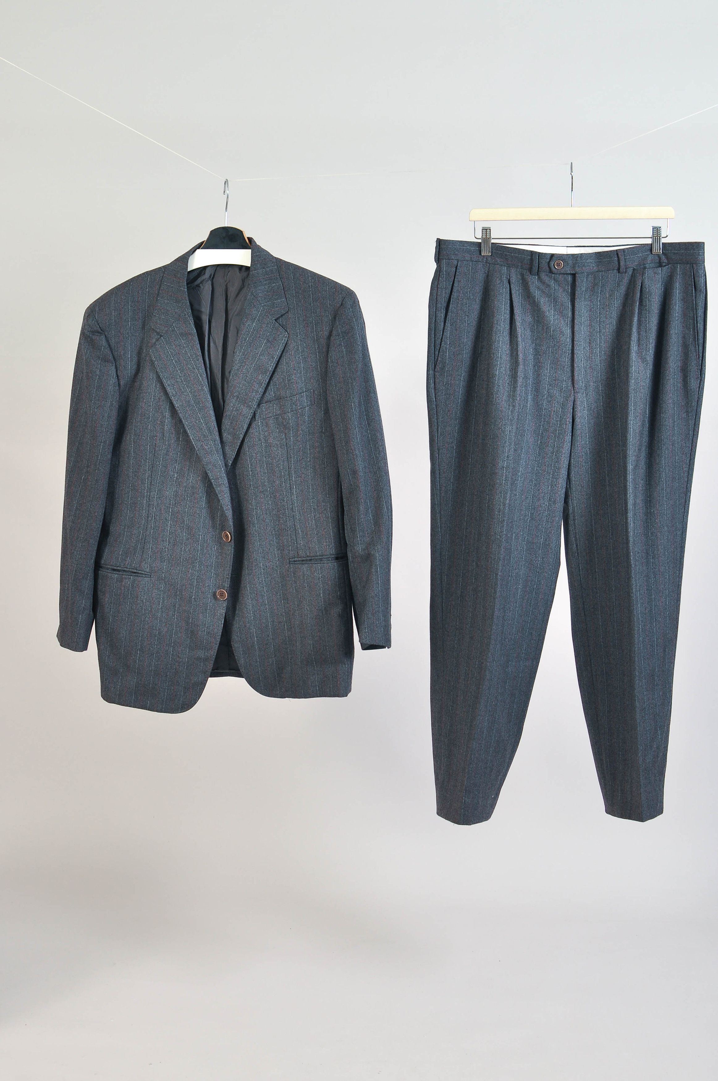 Loro Piana Loro Piana striped grey suit Size 46R - 1 Thumbnail