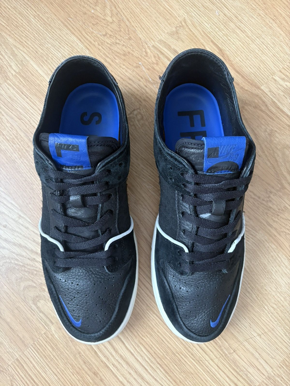 Nike × Soulland Nike SB Dunk Low Soulland FRI.day Part 02 Size US 10 / EU 43 - 4 Thumbnail