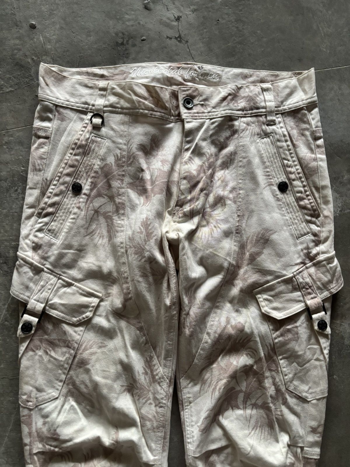 If Six Was Nine NICOLE CLUB FOR MEN flare floral cargo sick design Size US 31 - 2 Thumbnail