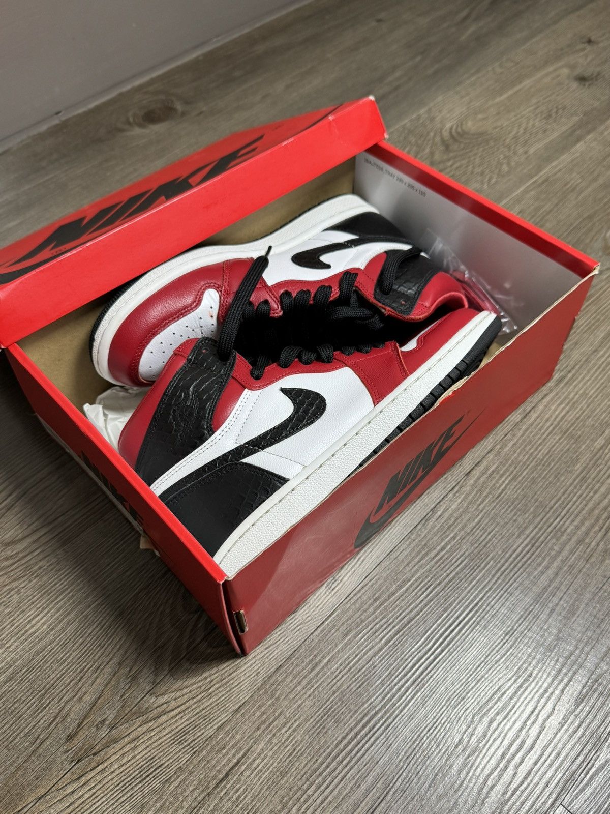 Jordan Brand Jordan 1 Size US 7 / EU 40 - 4 Thumbnail