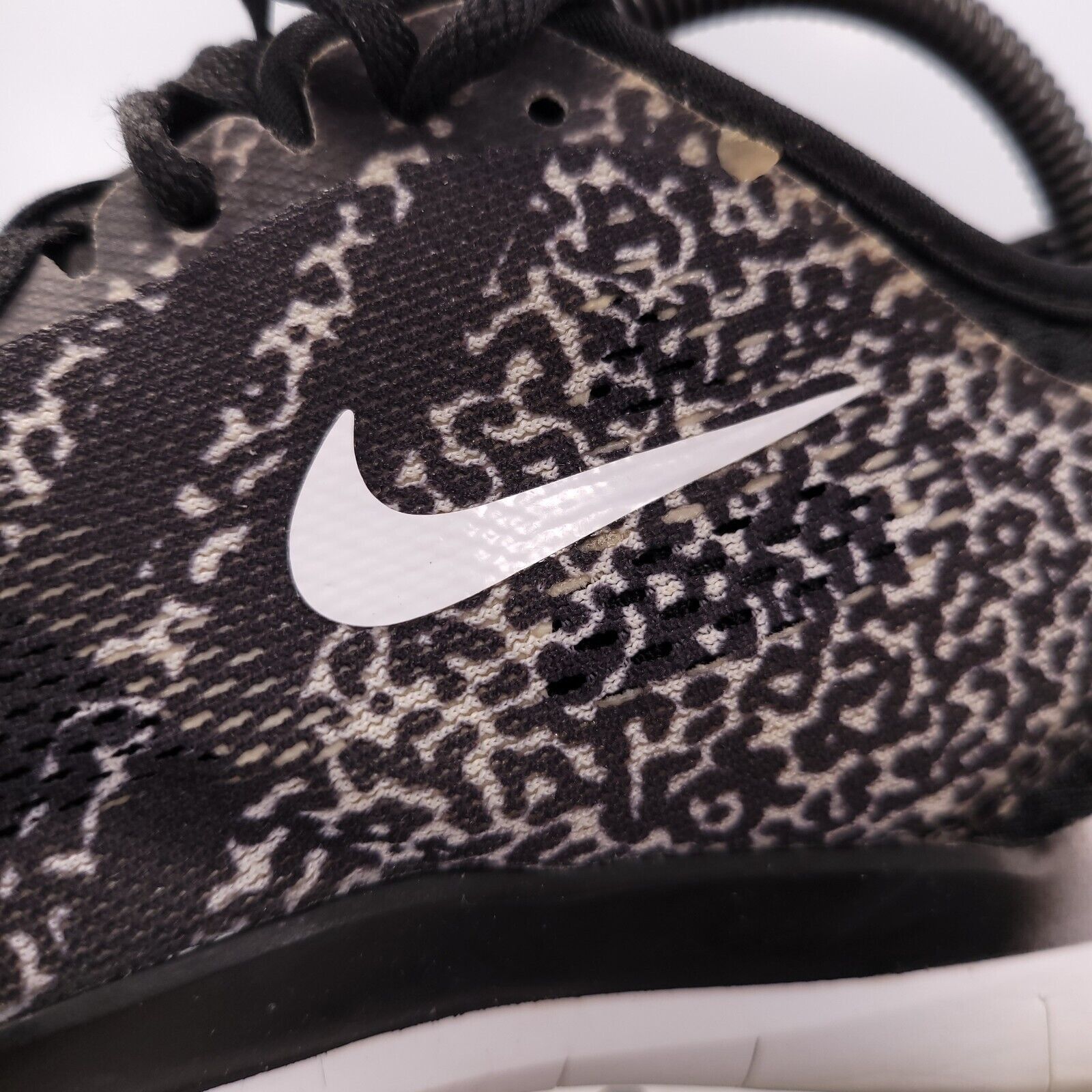 Nike Nike Free TR Fit 5 Shoe Womens Size 8 704695-009 Black White Size US 8 / IT 38 - 8 Thumbnail