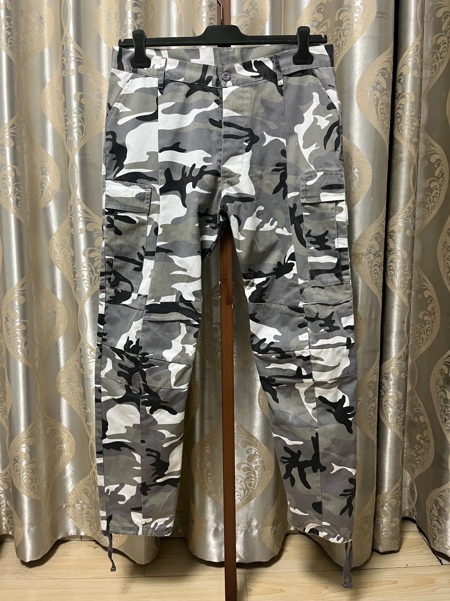 Vetements Vetements Sticker Cargo pants Camouflage | Grailed