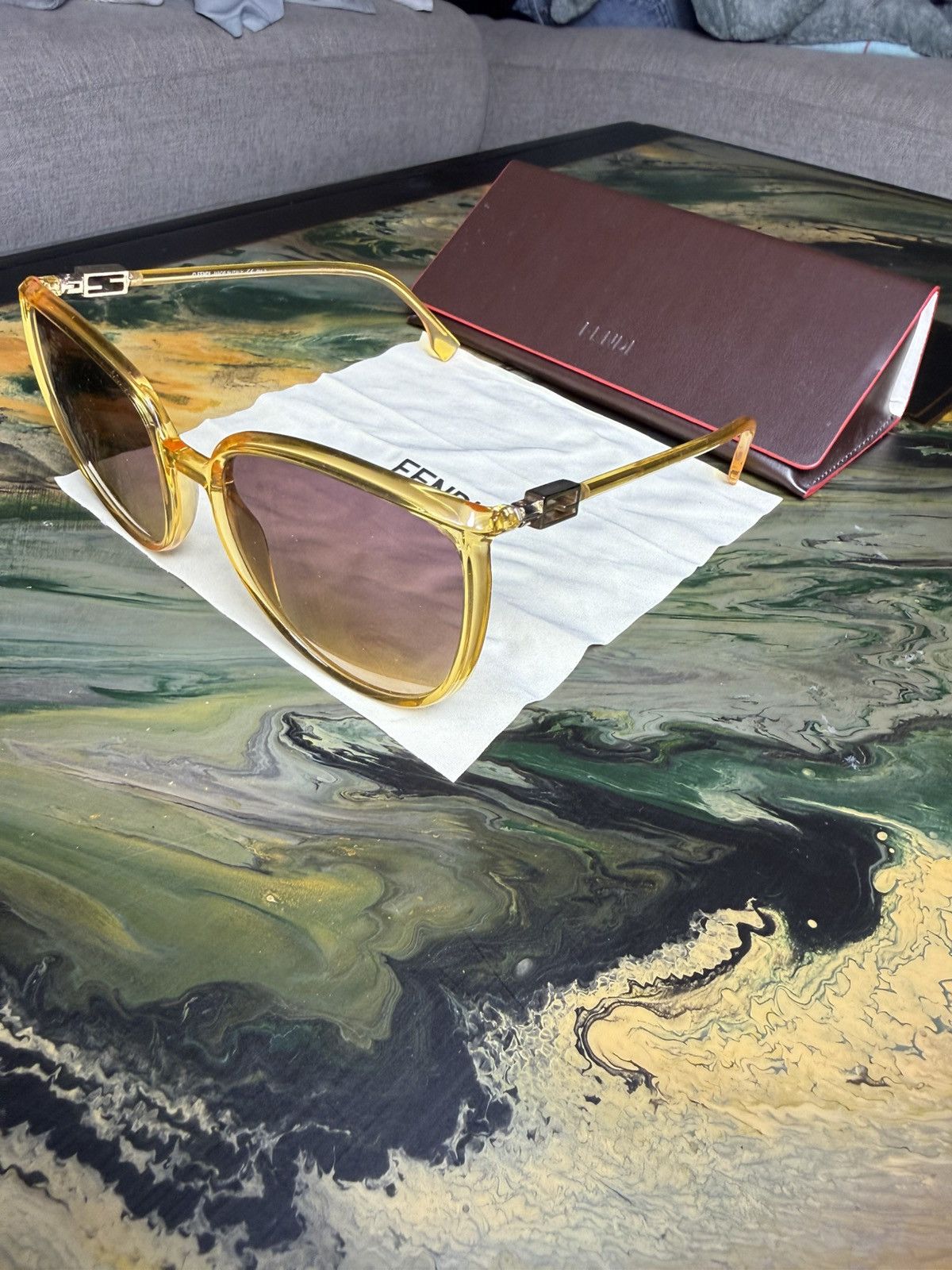 Fendi Logo Detail Sunglasses Size ONE SIZE - 4 Thumbnail