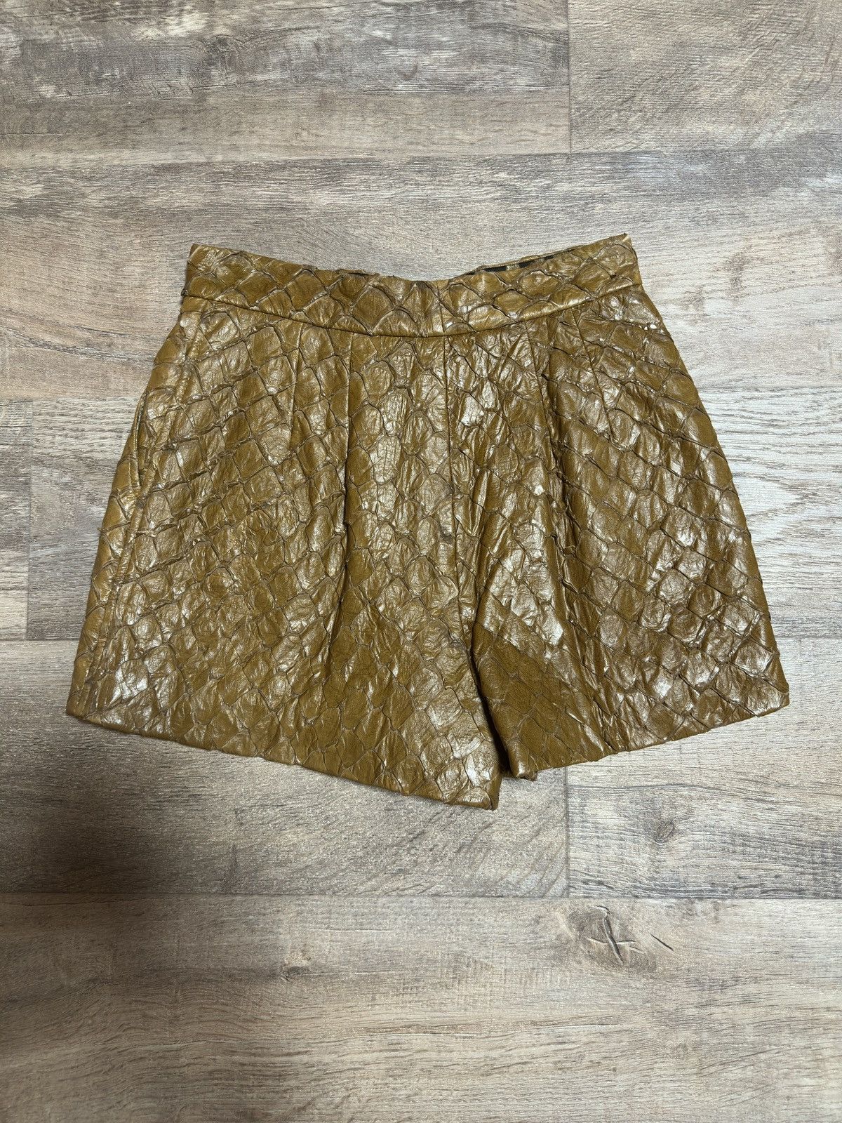 Dolce & Gabbana 6500€! Dolce & Gabbana Pirarucu Leather Shorts Size 28" / US 6 / IT 42 - 2 Thumbnail