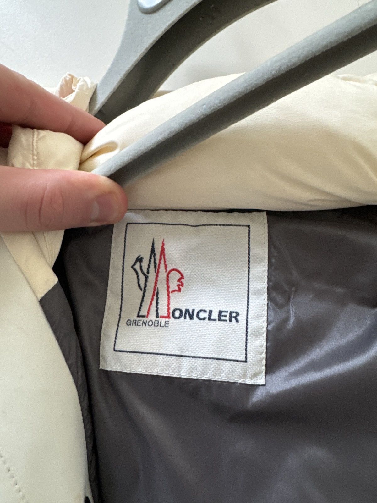 Moncler Moncler Grenoble White Size US L / EU 52-54 / 3 - 13 Thumbnail