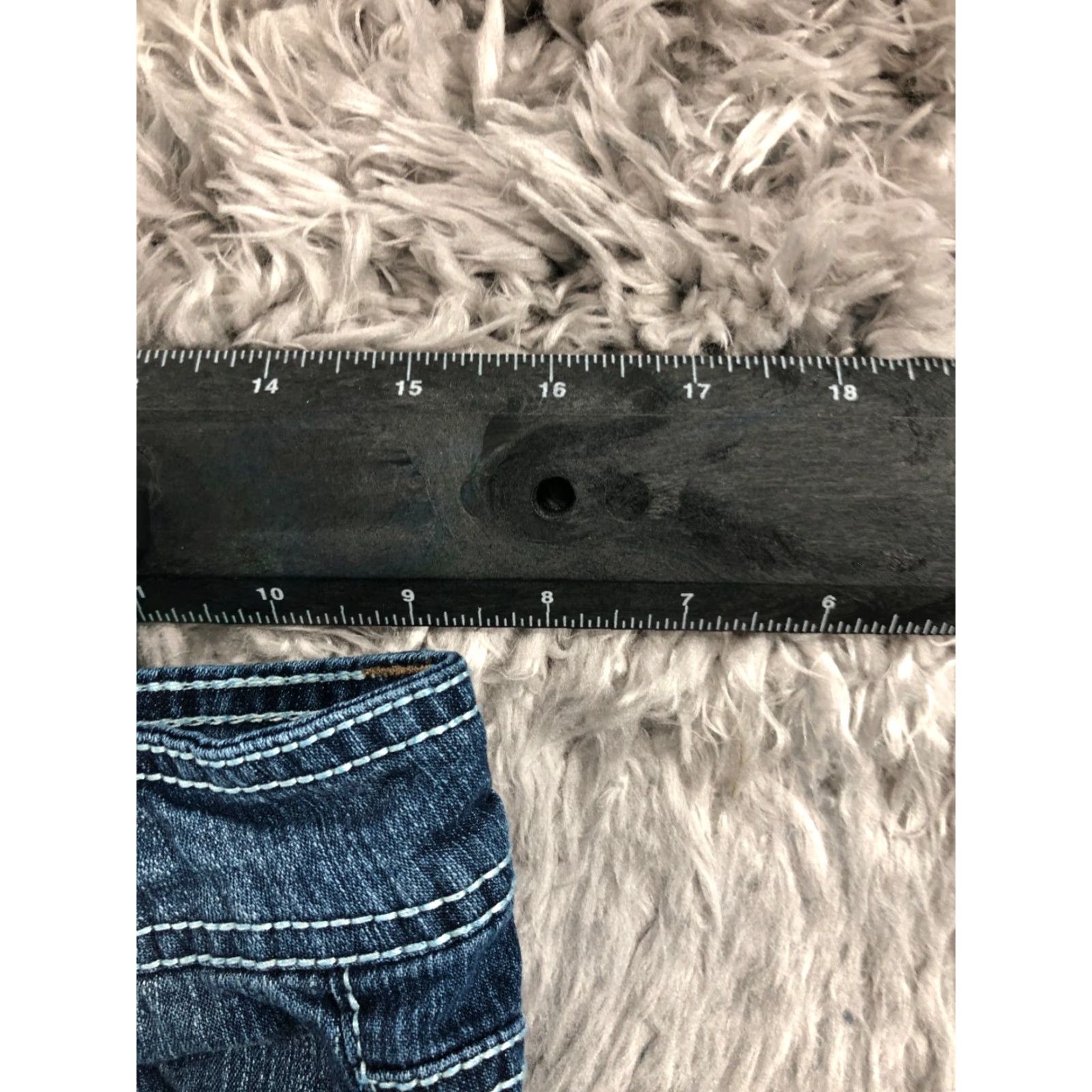 Vintage No Boundaries Cut-Off Shorts Womens Juniors Size 9 Medium Wash Blue Studded Denim Casual 5-Pocket Front Flat Front Regular Rise 4 in Cotton Jeans Size 30" / US 8 / IT 44 - 2 Thumbnail