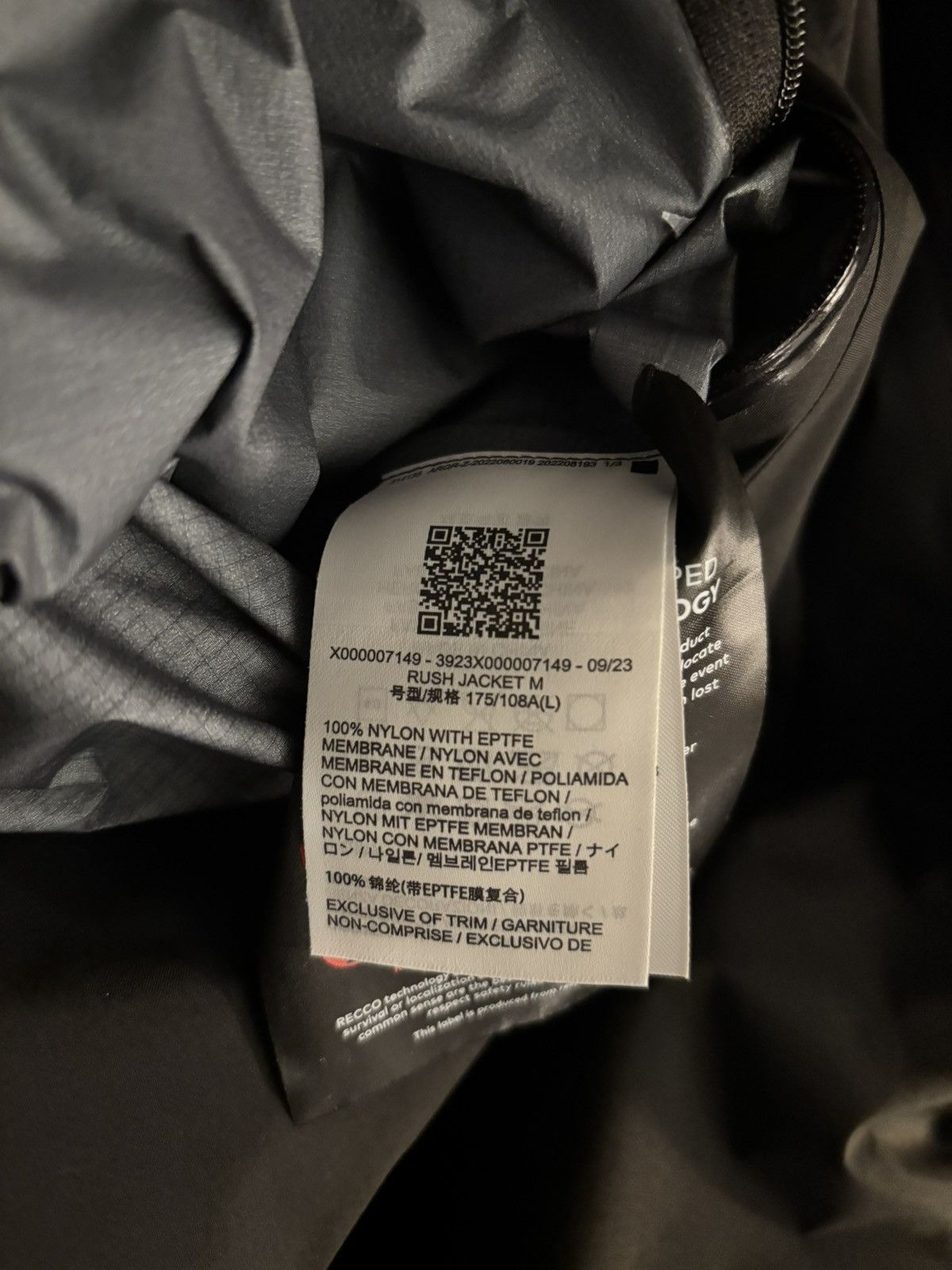 Arc'teryx Men’s Gore-Tex Rush Jacket Size US L / EU 52-54 / 3 - 7 Thumbnail