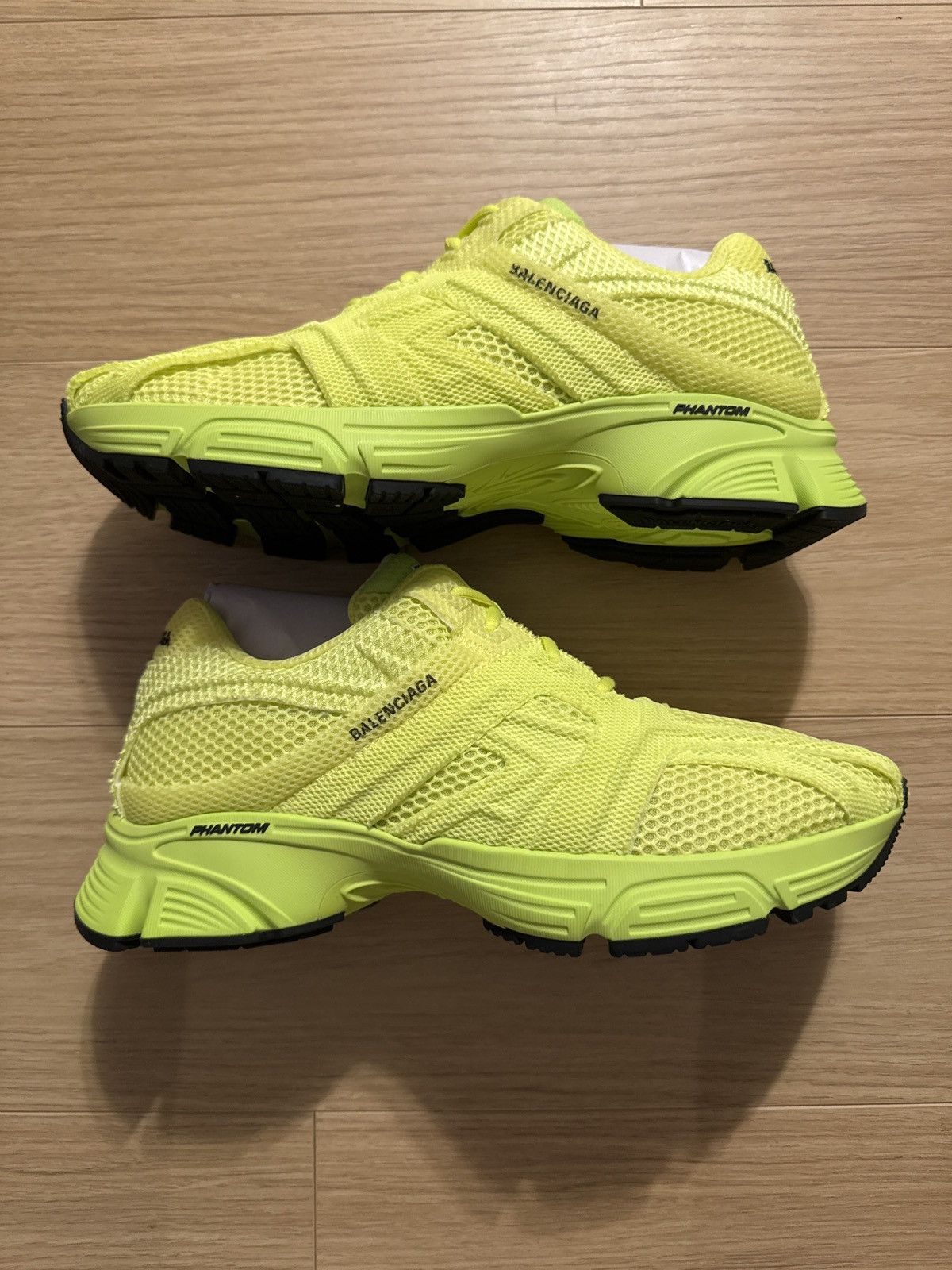 Balenciaga Balenciaga Phantom Sneaker - Lime Size US 10 / EU 43 - 1 Thumbnail
