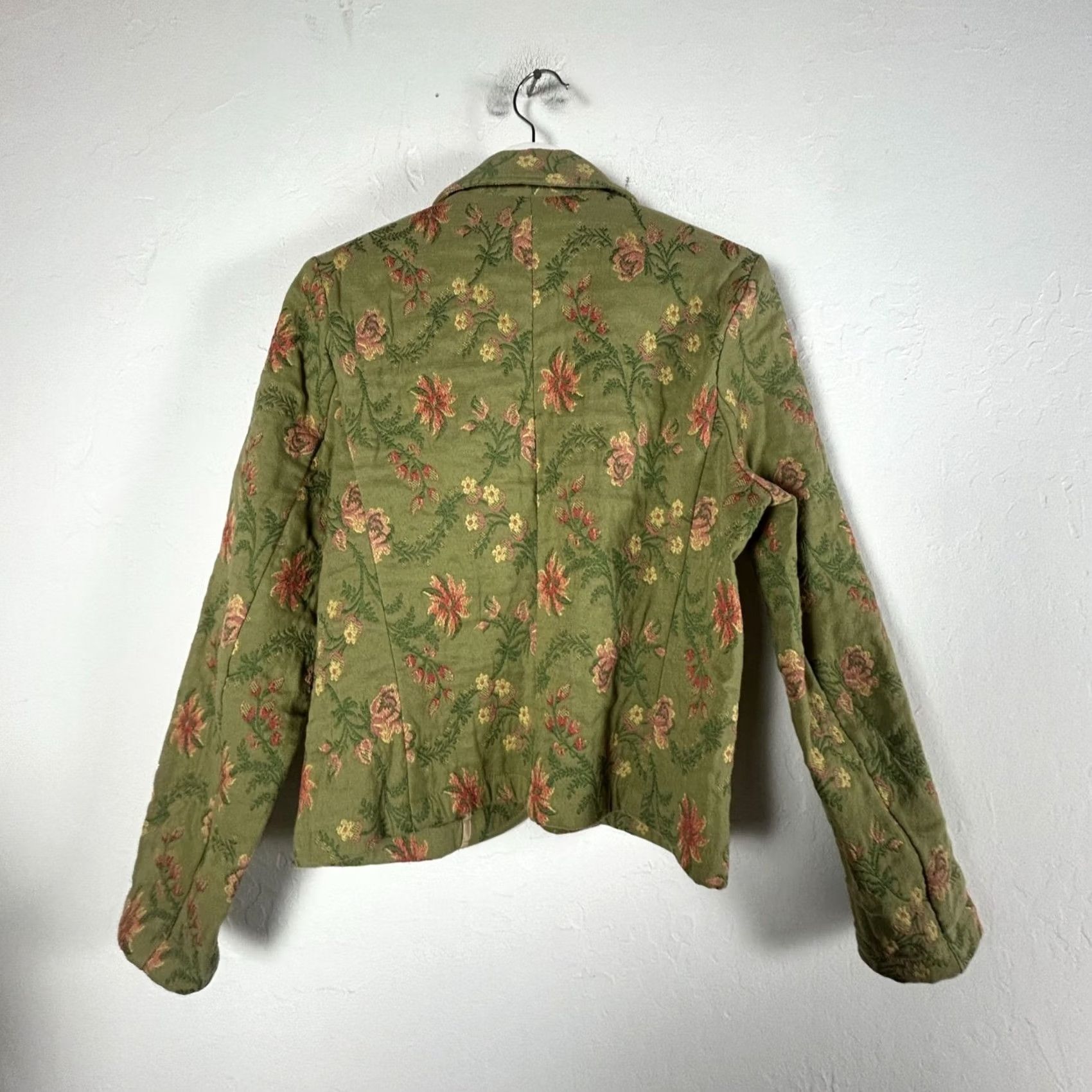Vintage CAbi Green Tapestry Blazer Jacket Size 8 Floral Embroidered Pockets Womens Jacket Size M / US 6-8 / IT 42-44 - 2 Thumbnail