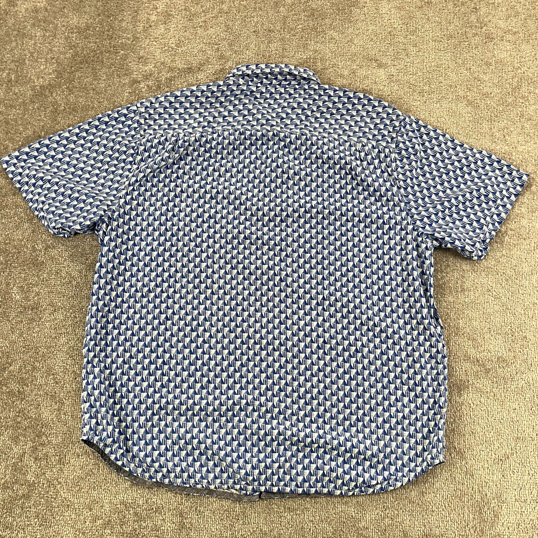 Tommy Bahama TOMMY BAHAMA Shirt Mens XL Blue Geometric 100% Silk Button Up Hawaiian Cap Sleeve Outdoor Casual Workwear Size US XL / EU 56 / 4 - 7 Thumbnail