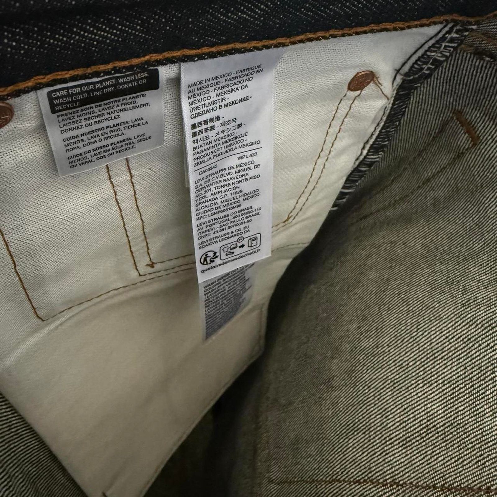 Levi's Levi's 501 Raw Demin Jeans With Great Quality Feel and Look Size US 40 / EU 56 - 8 Thumbnail