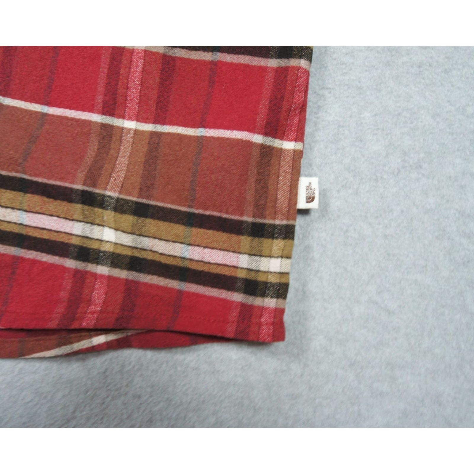 The North Face The North Face Shirt XLarge Red Flannel Button-Down Long-Sleeve Vented Mens Size US XL / EU 56 / 4 - 4 Thumbnail