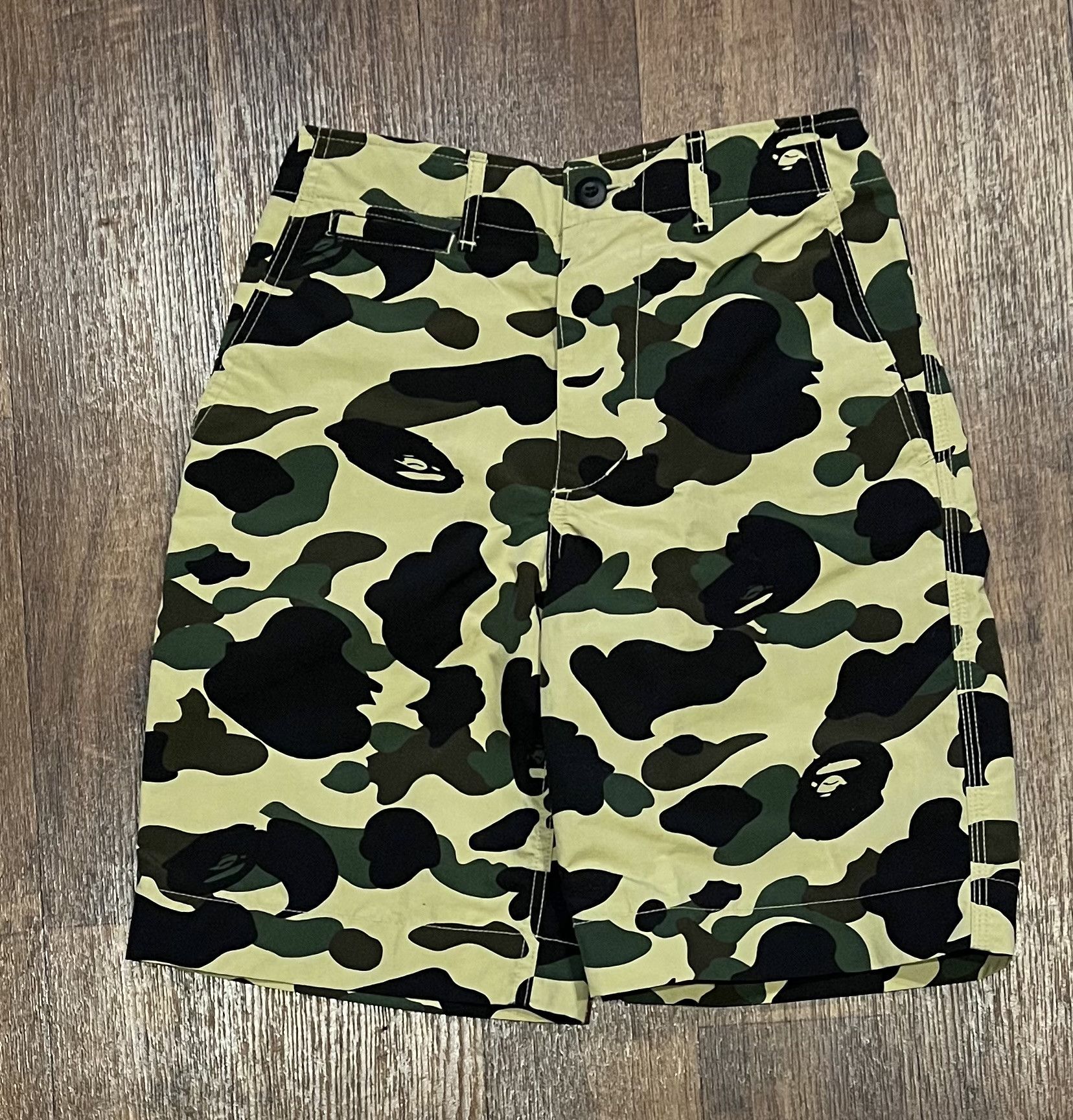 Bape Bape camo shorts Size US 26 / EU 42 - 1 Thumbnail