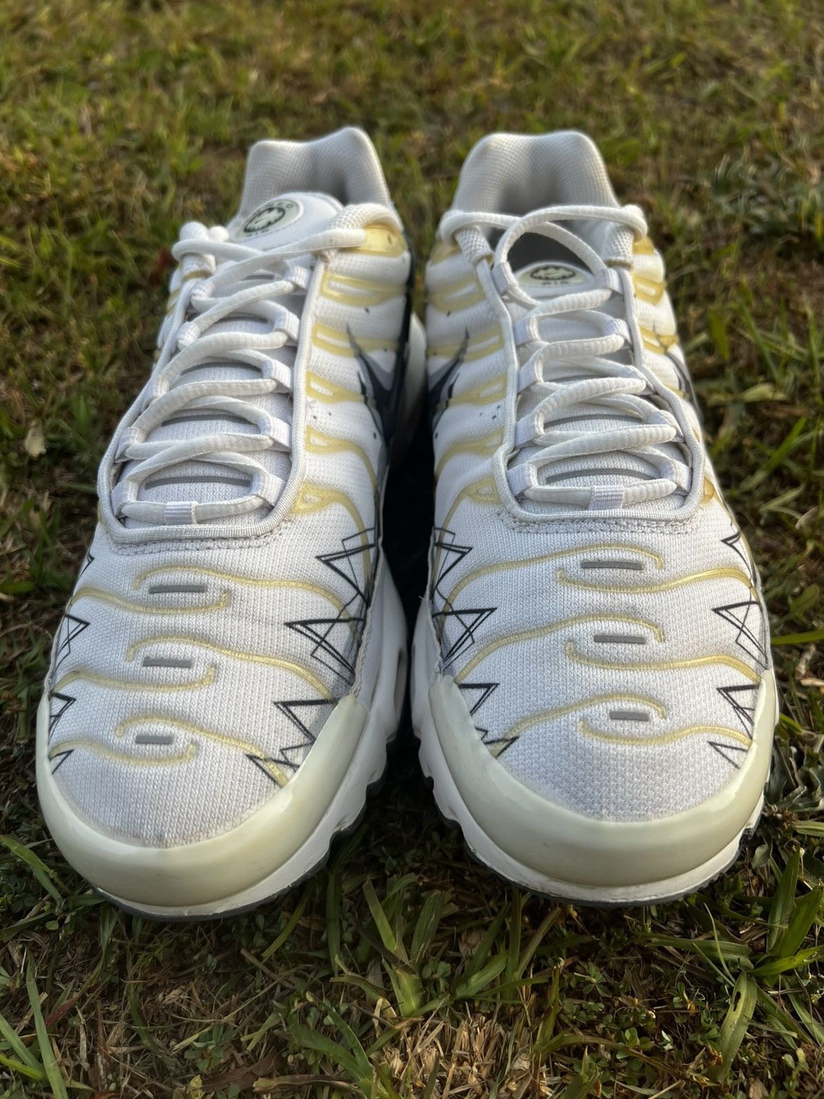 Nike CLEAN Nike Air Max Plus size 12 Mens La Requin White shoes Size US 12 / EU 45 - 5 Thumbnail