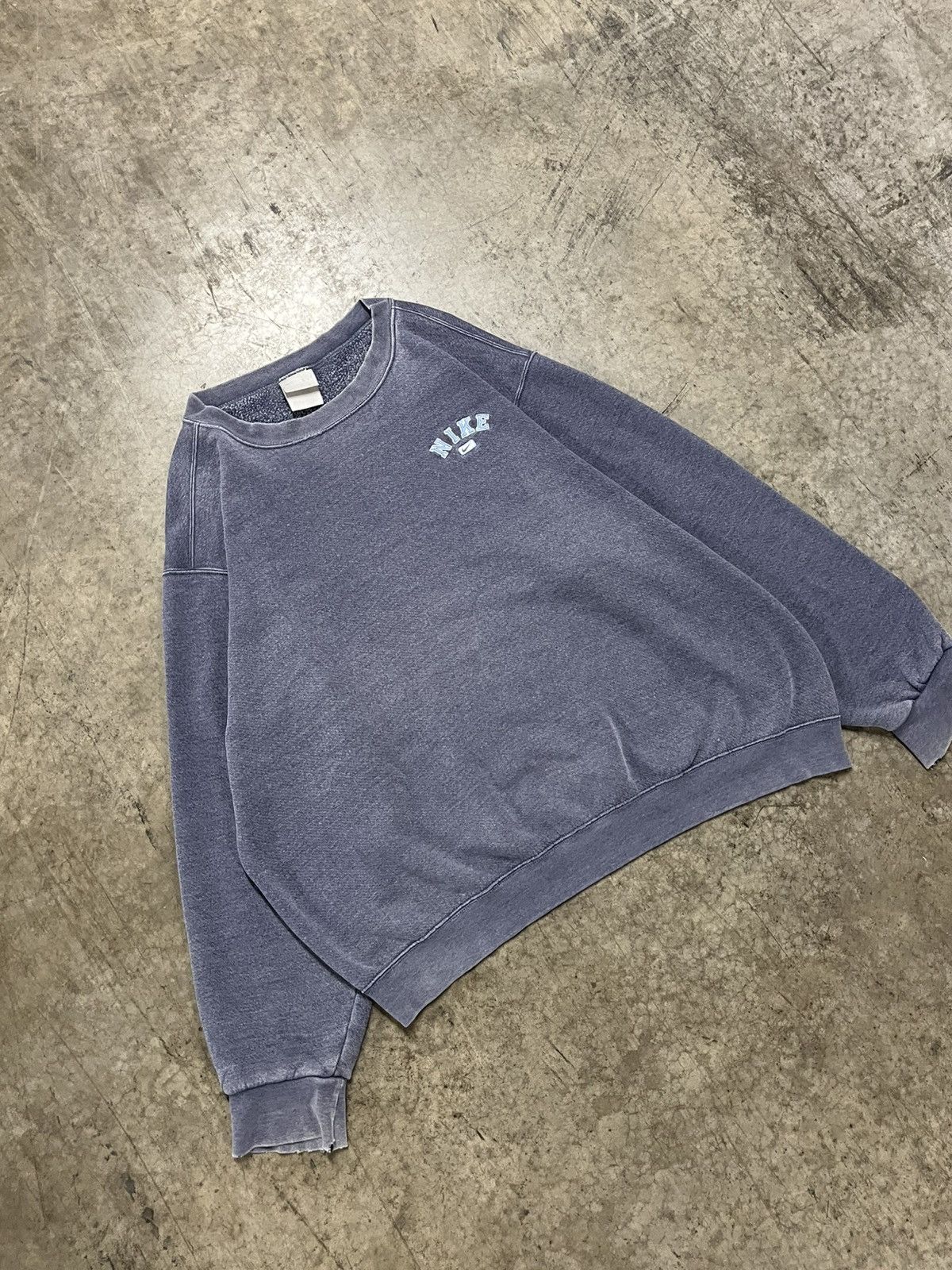 Nike × Vintage Nike vintage sun faded boxy fit 90s crewneck hype rare Size US XL / EU 56 / 4 - 1 Thumbnail
