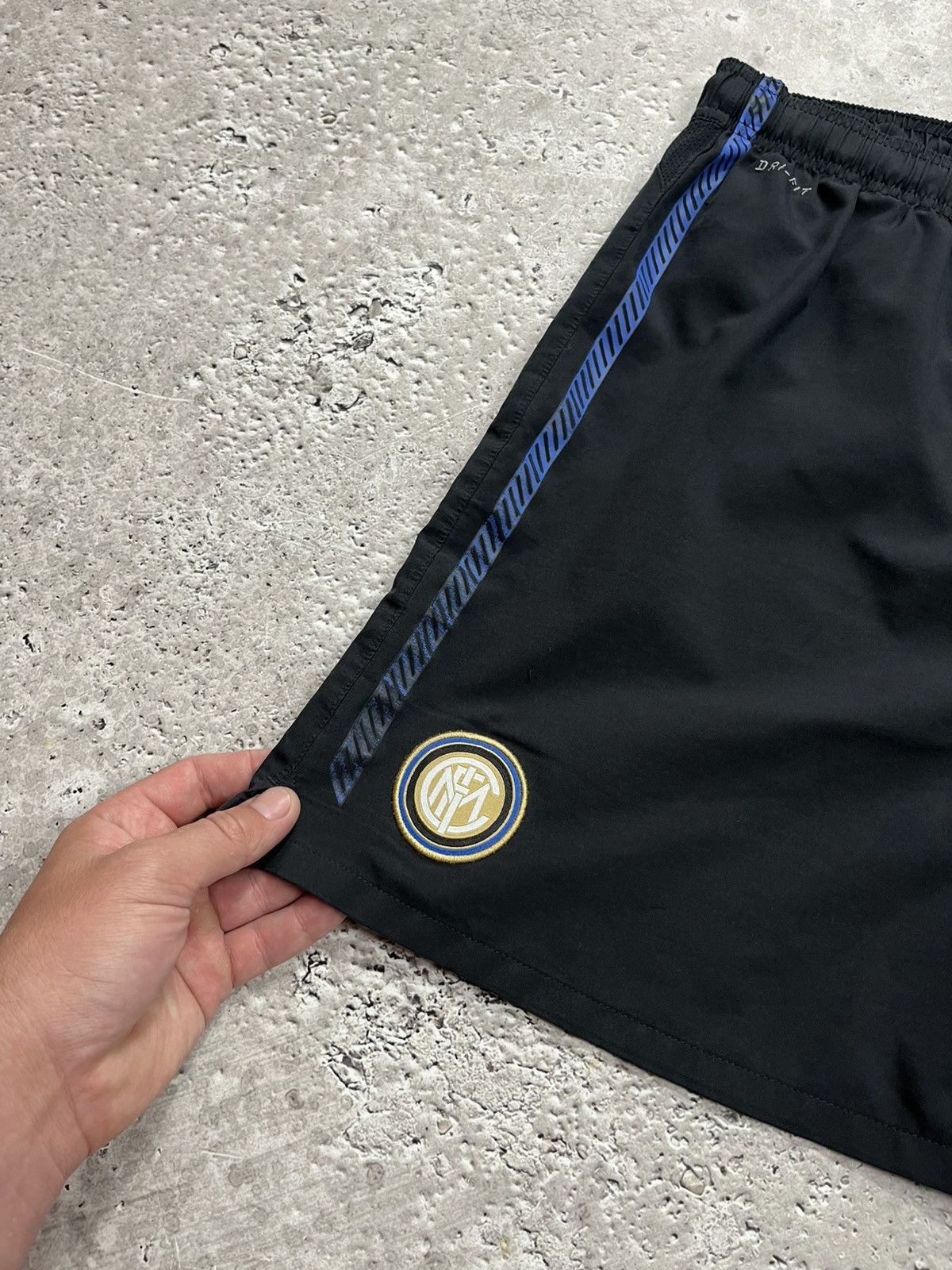 Nike Nike Inter Milan Dri-FIT Football Shorts S Black Blue Size US 30 / EU 46 - 4 Thumbnail