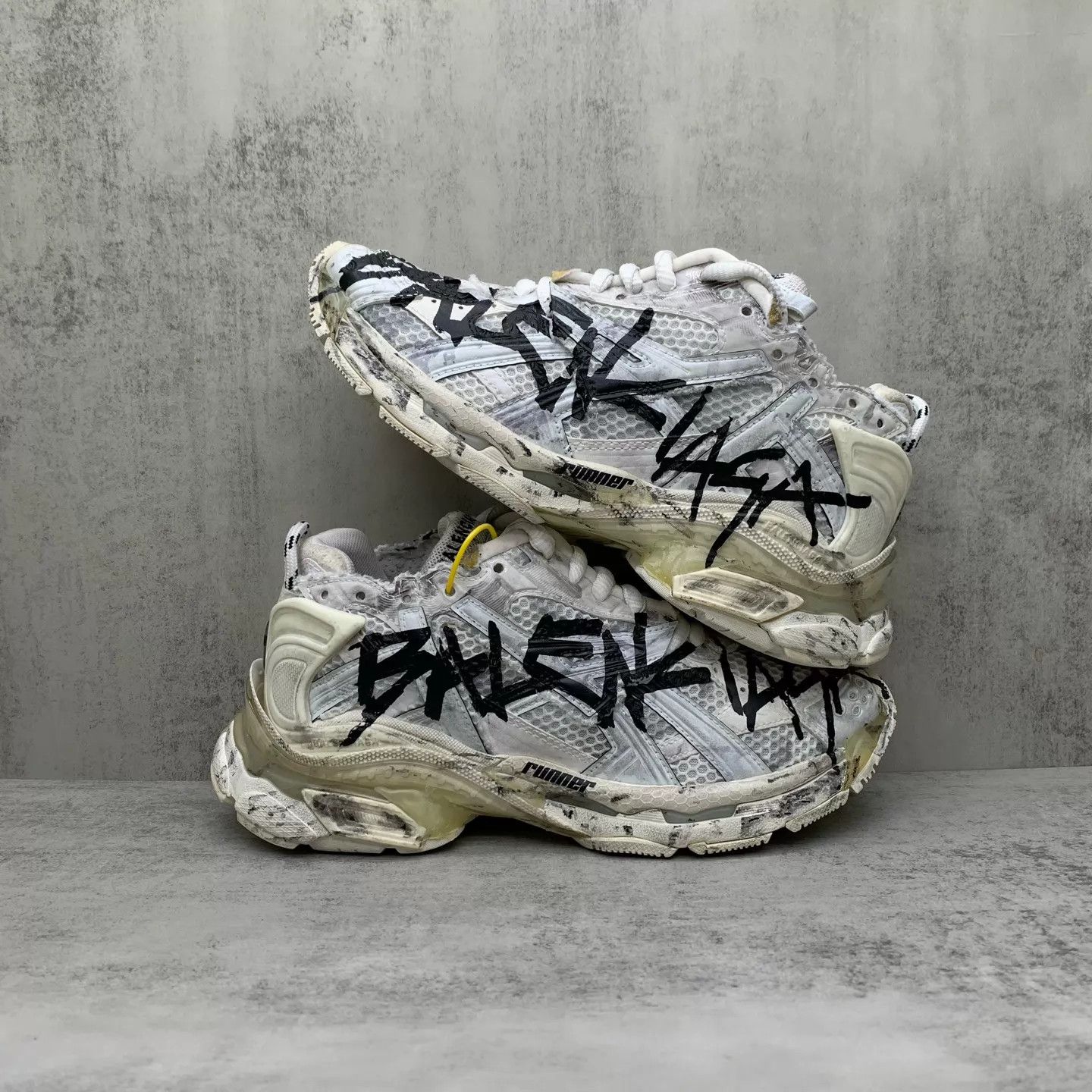 Balenciaga Balenciaga Runner White Graffiti Distressed 37 EU 98 New Size US 6.5 / IT 36.5 - 2 Thumbnail