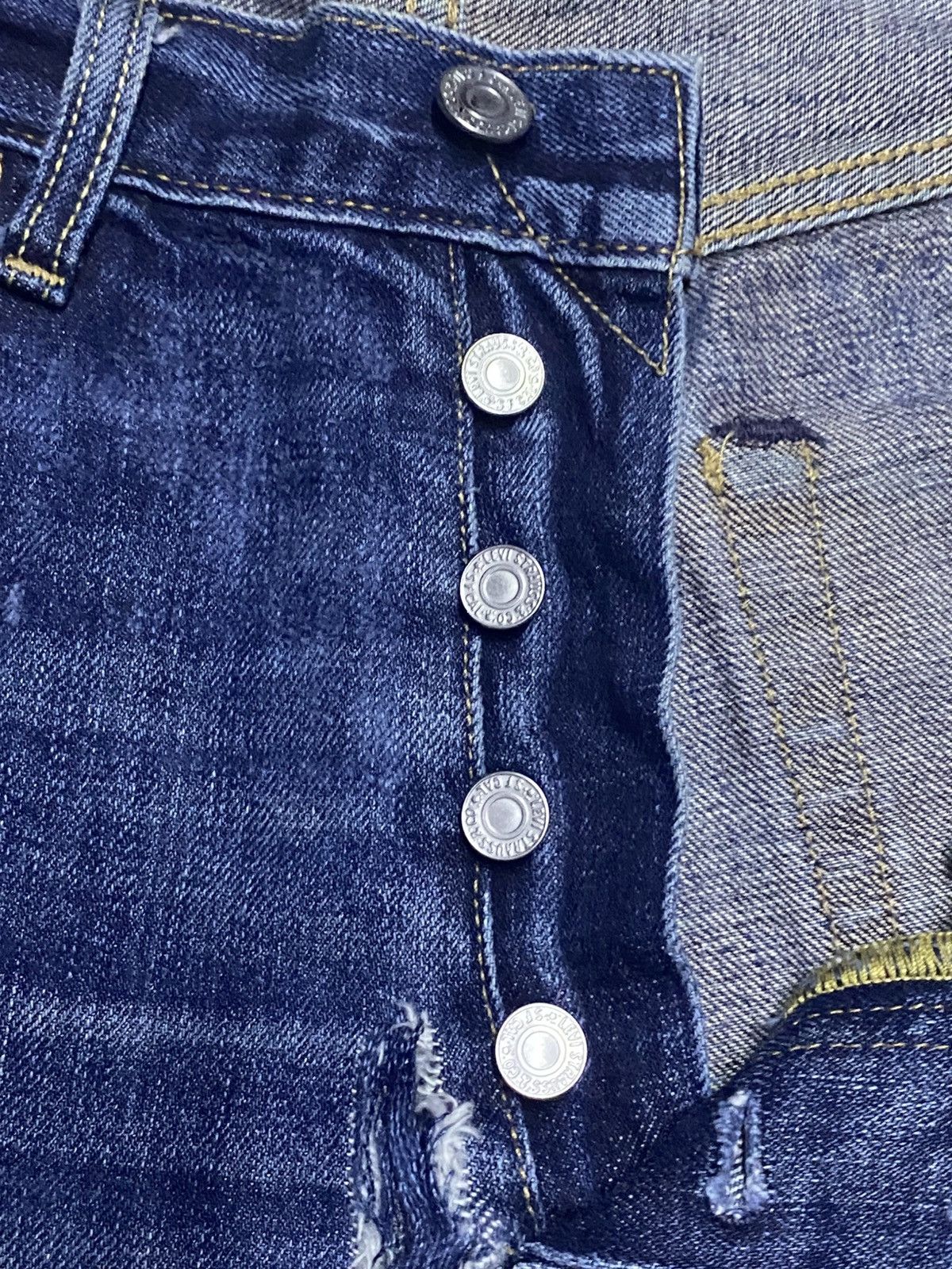 Levi's Vintage Levis 502 ButtonFly Blue Wash Distressed Loose Jeans Size US 33 - 11 Thumbnail