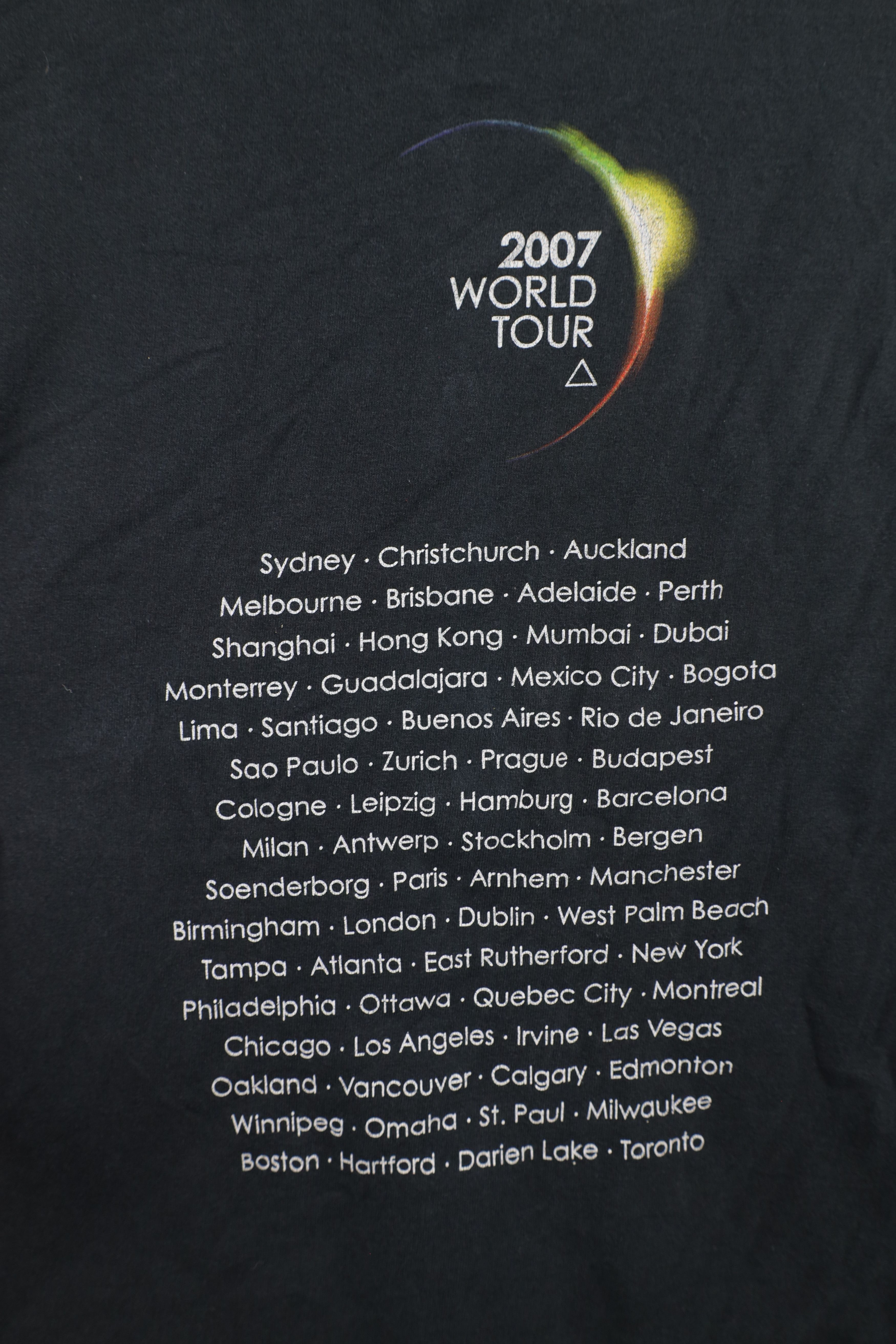 Vintage Vintage Y2K 2007 of the Moon Roger Waters Pink Floyd T-Shirt Size US M / EU 48-50 / 2 - 8 Thumbnail