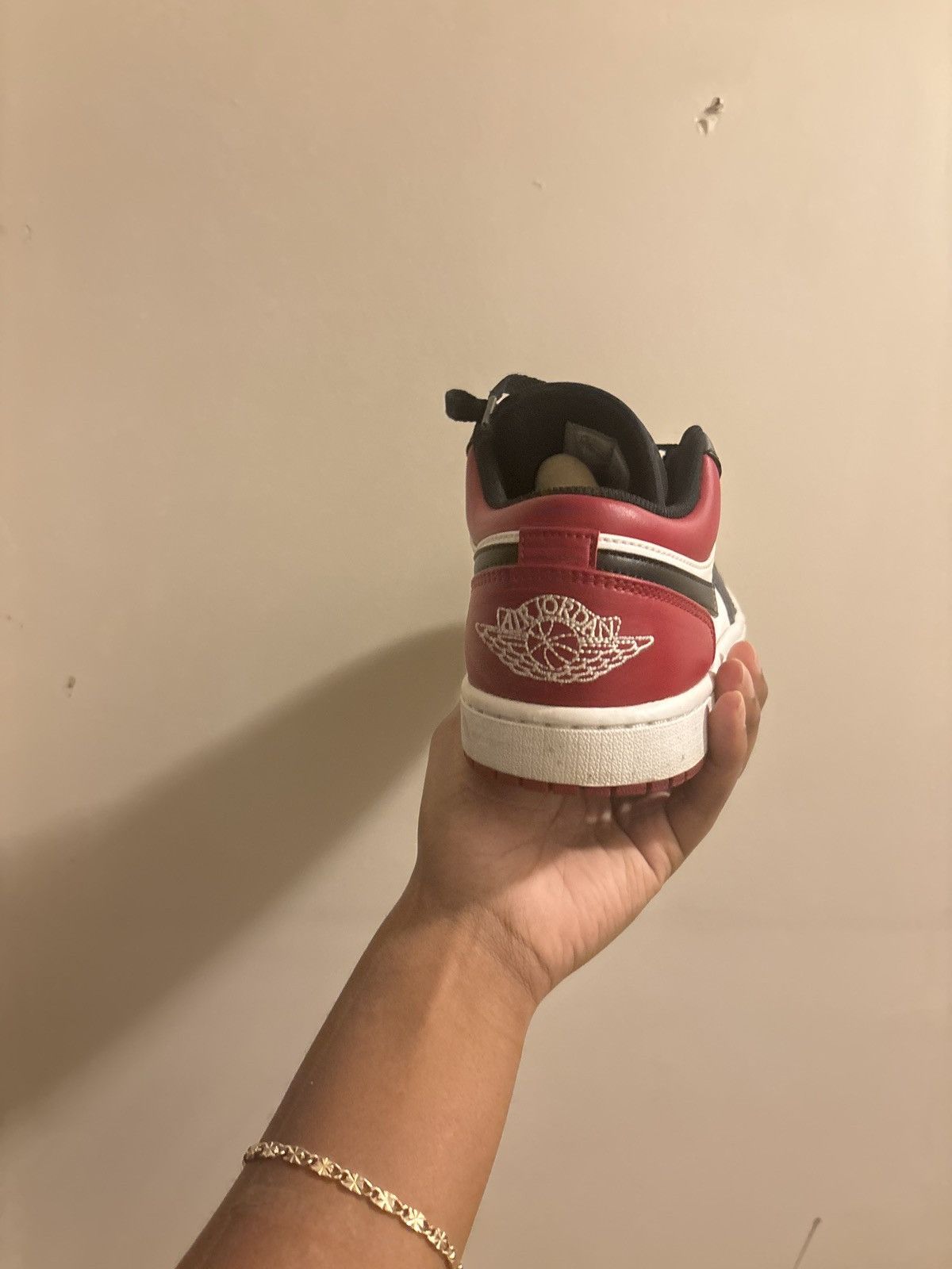 Jordan Brand Jordan 1 Low Bred Toe Size US 8.5 / EU 41-42 - 4 Thumbnail