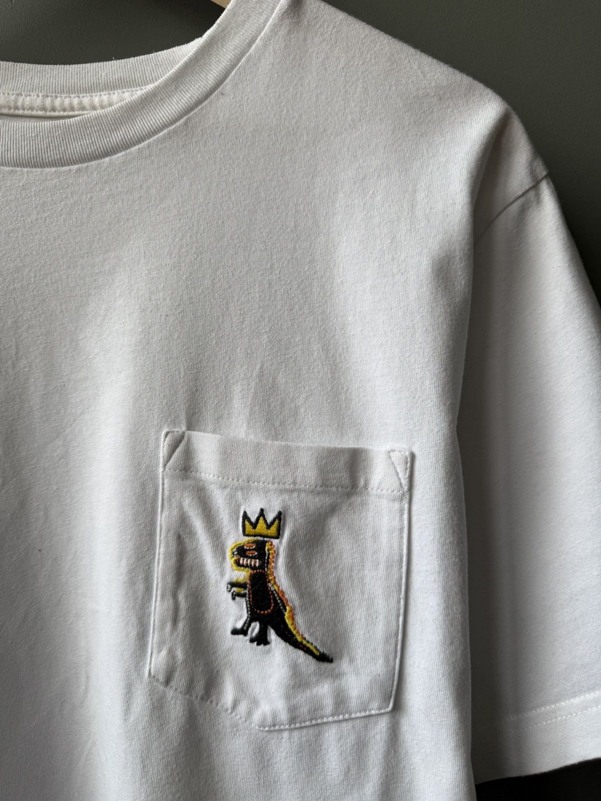 Jean-Michel Basquiat Uniqlo Jean-Michael Basquiat Pocket Tee Size L Size US L / EU 52-54 / 3 - 3 Thumbnail