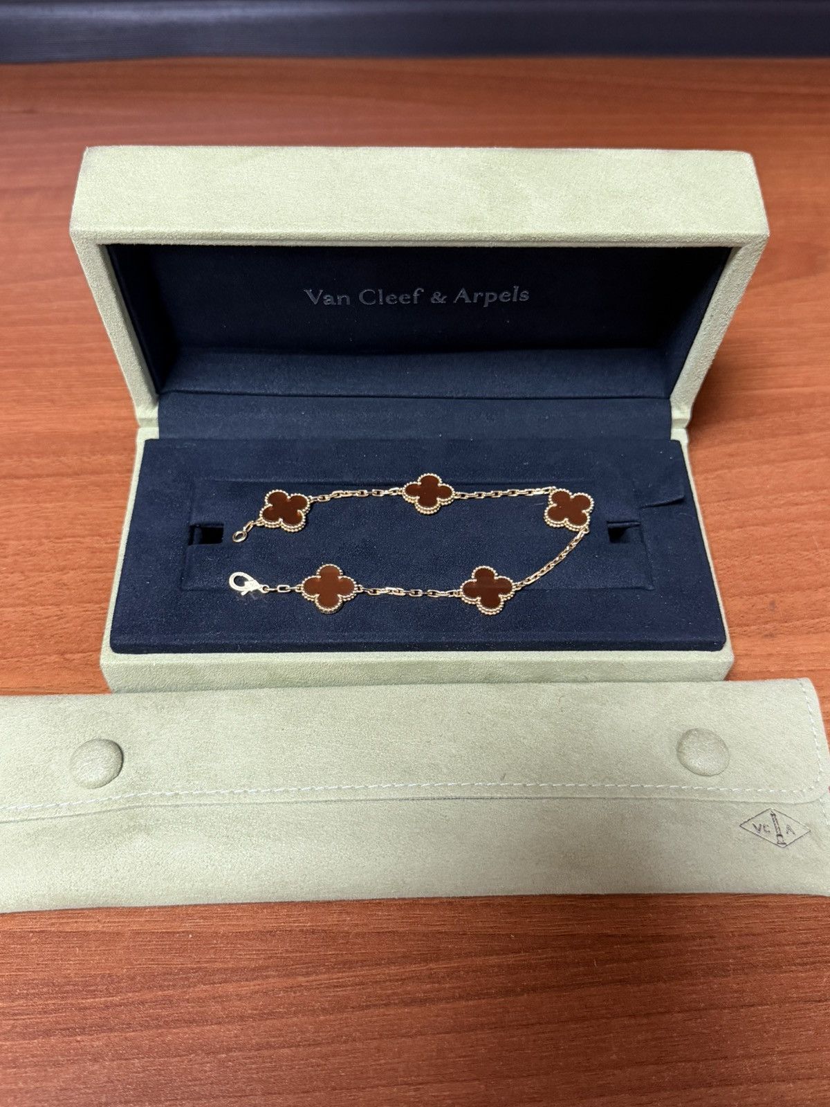 Van Cleef & Arpels Van Cleef Vintage Alhambra 5-Motif Gold Carnelian Bracelet Size ONE SIZE - 3 Thumbnail