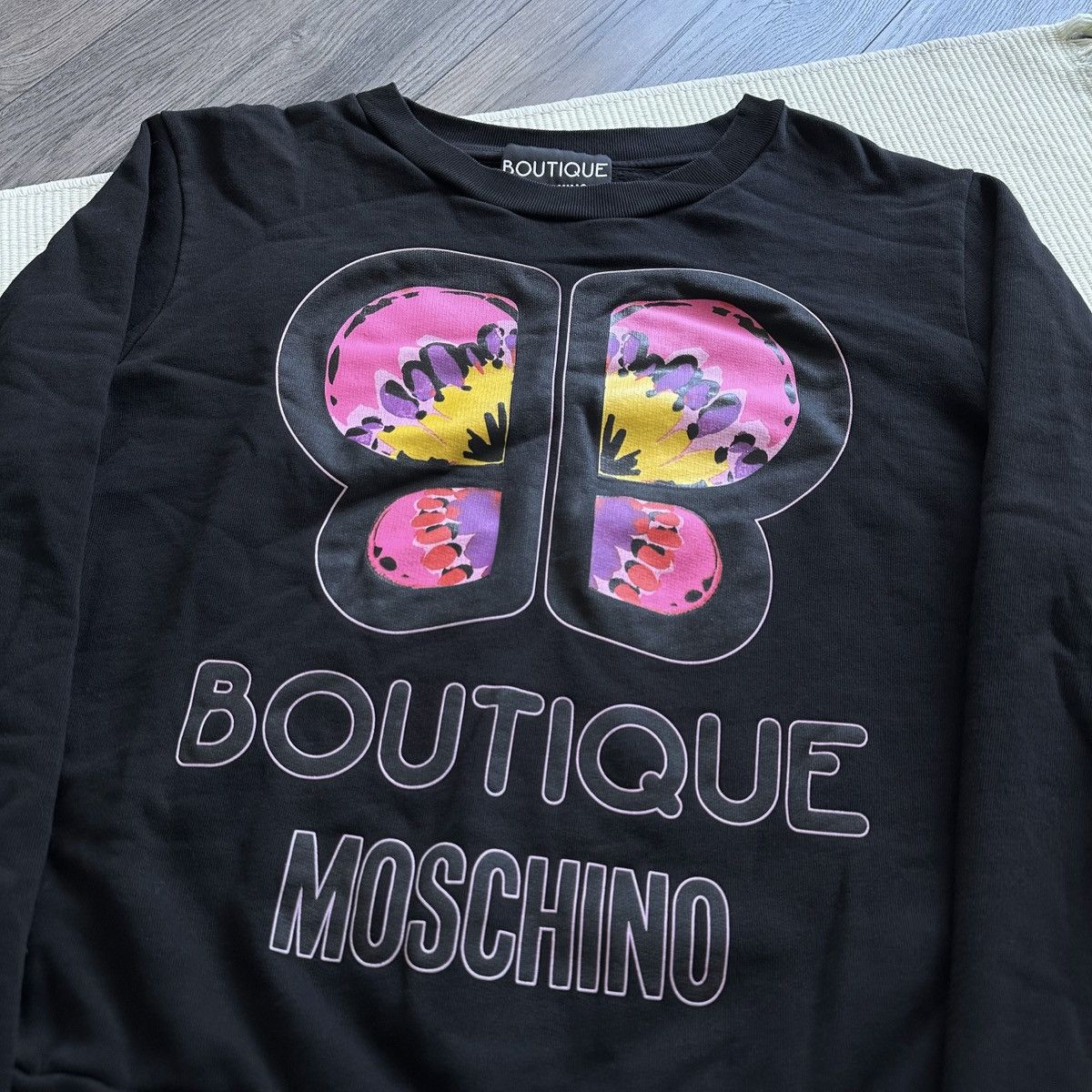 Boutique Moschino BOUTIQUE MOSCHINO Butterfly Graphic Black Sweatshirt Size XL / US 12-14 / IT 48-50 - 2 Thumbnail