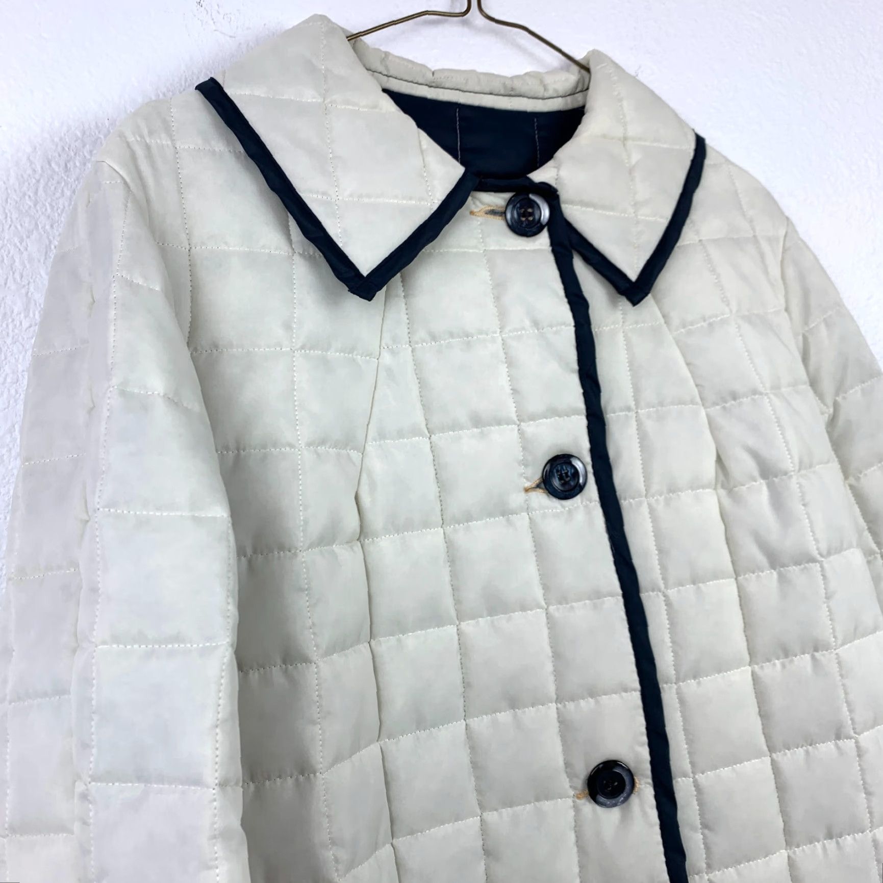 Vintage VINTAGE White Bear of St Paul Minnesota Navy Quilted Button Puffer Coat Medium Shirt Womens M White 1970s Coat Mens Womens Size M / US 6-8 / IT 42-44 - 2 Thumbnail