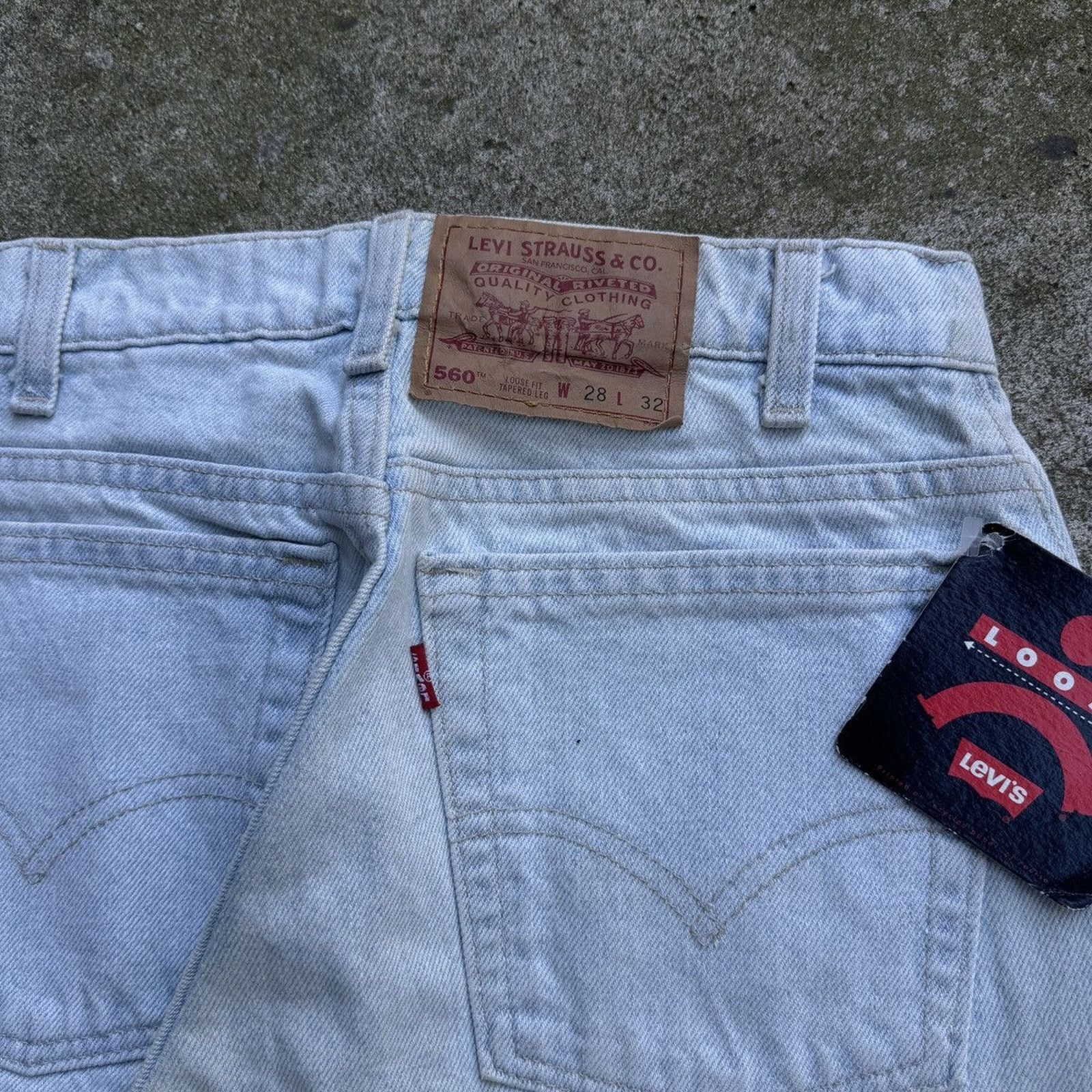 Levi's VINTAGE 90s LEVI’S 560 MADE IN USA LOOSE TAPERED DENIM JEANS Size US 27 - 8 Thumbnail