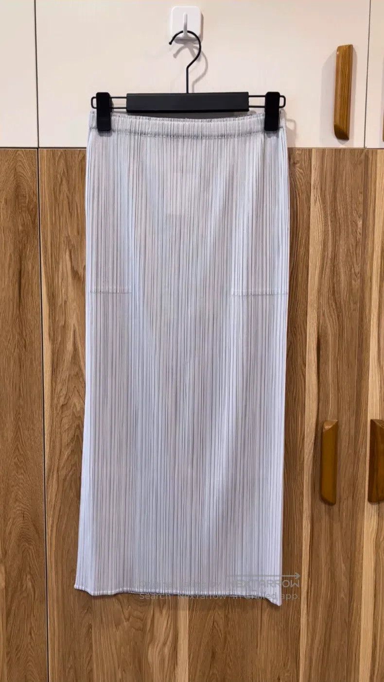 Issey Miyake Issey Miyake size:3 Ruffle Skirt Light Gray Size 22" - 1 Thumbnail