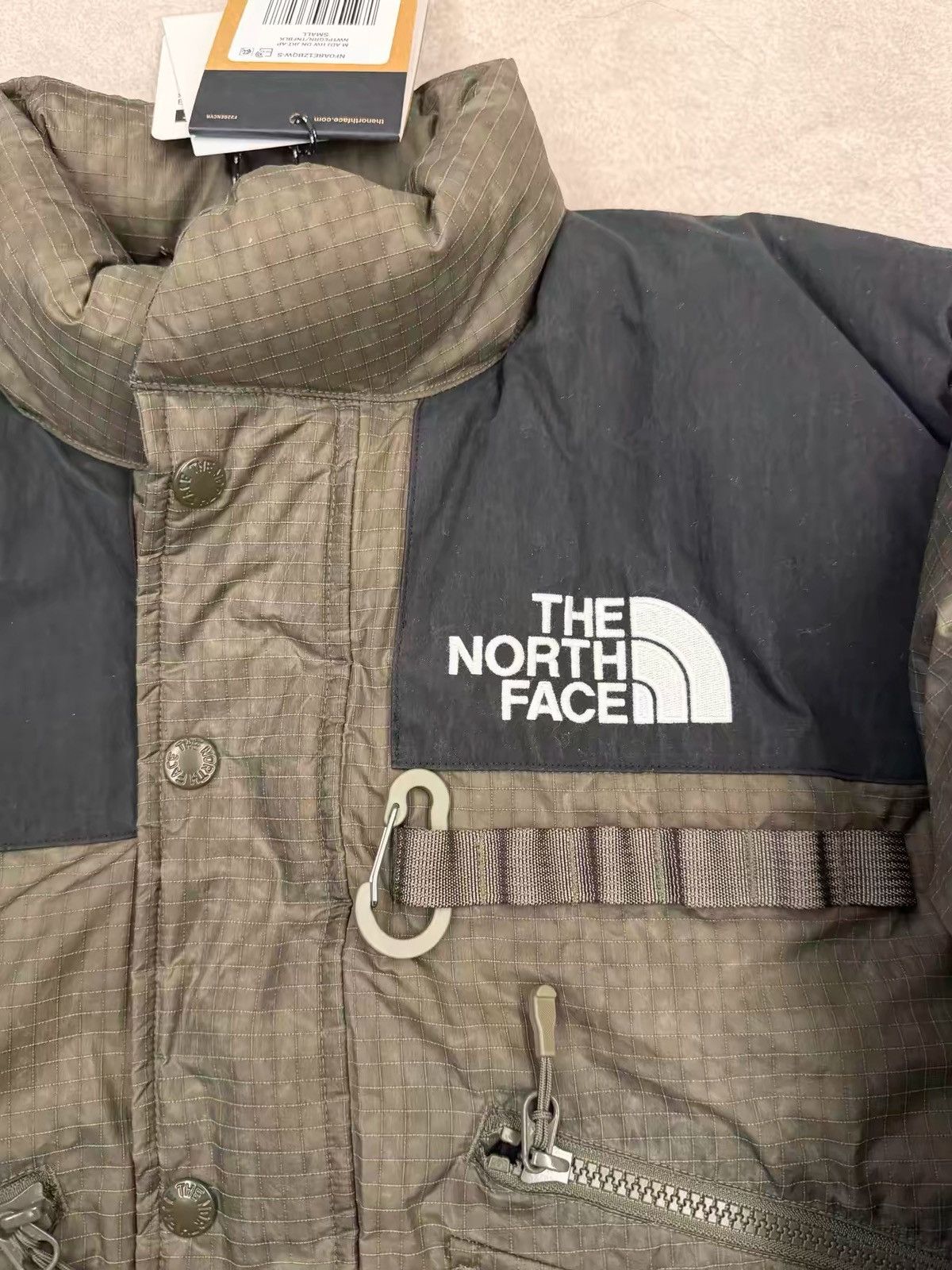 The North Face Urban Exploration ADJUSTABLE HEAVY WEIGHT DOWN JACKET Size US M / EU 48-50 / 2 - 3 Thumbnail