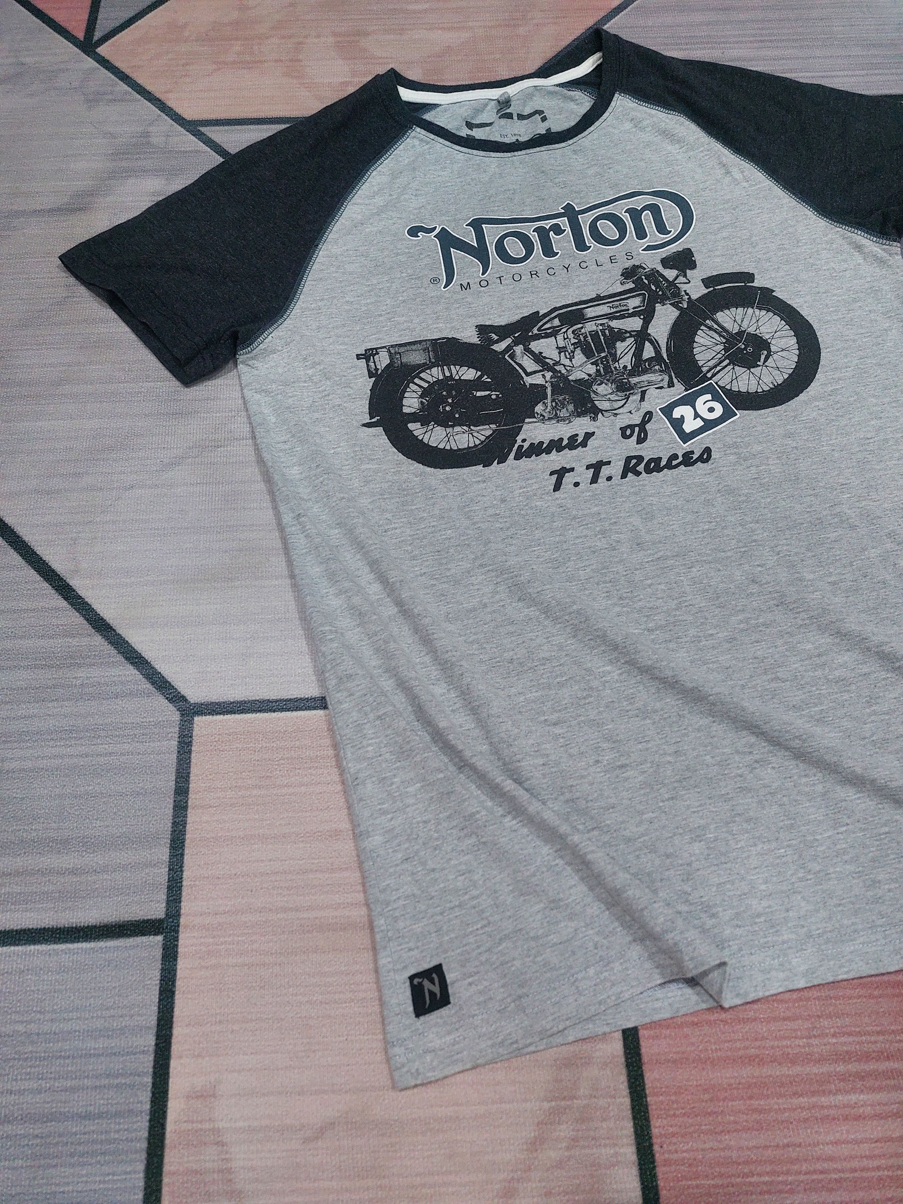 Norton NORTON MOTORCYCLE WINNER OF 26 TT RACE Size US S / EU 44-46 / 1 - 3 Thumbnail