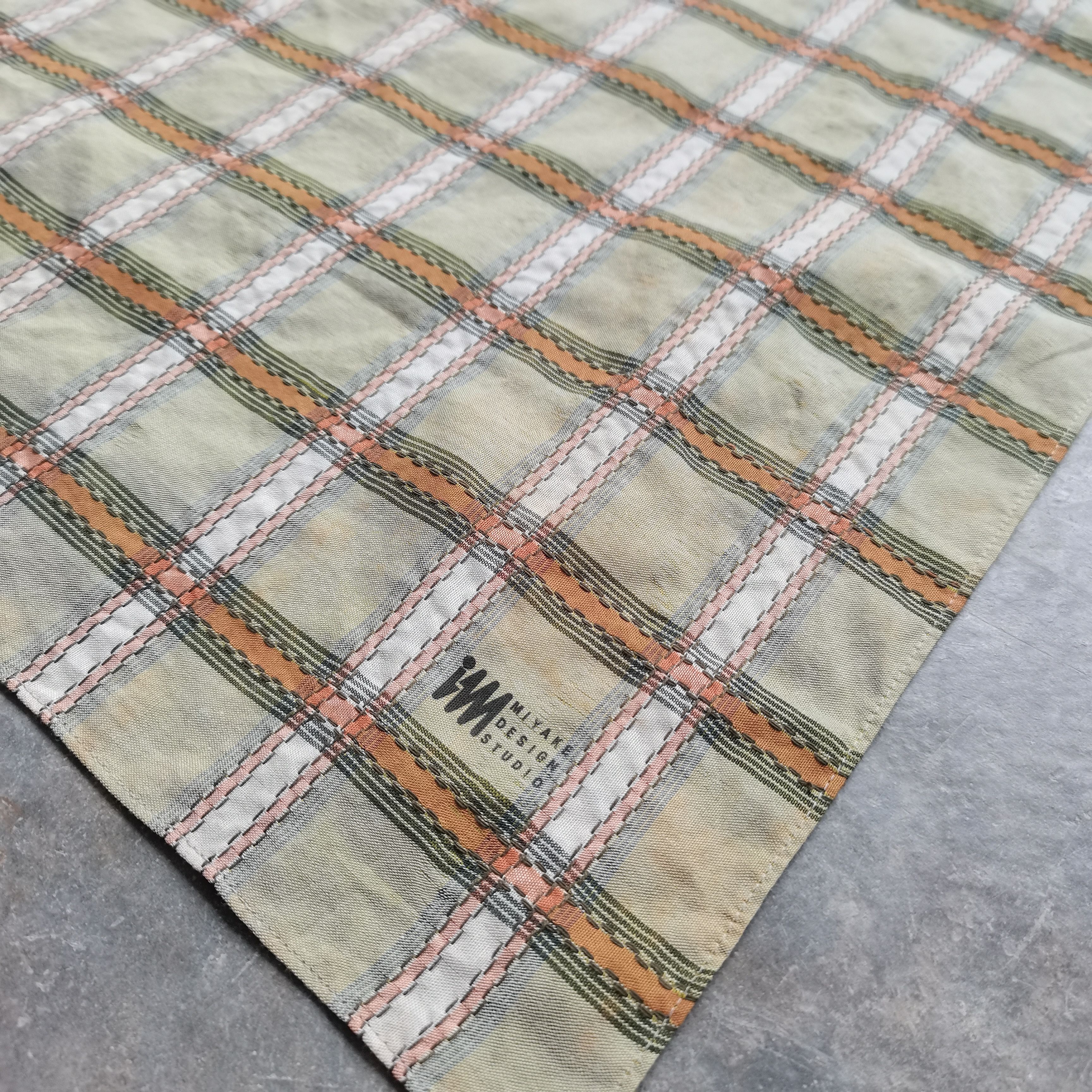 Issey Miyake × Japanese Brand × Vintage Vintage ISSEY MIYAKE DESIGN STUDIO Handkerchiefs Size ONE SIZE - 6 Thumbnail