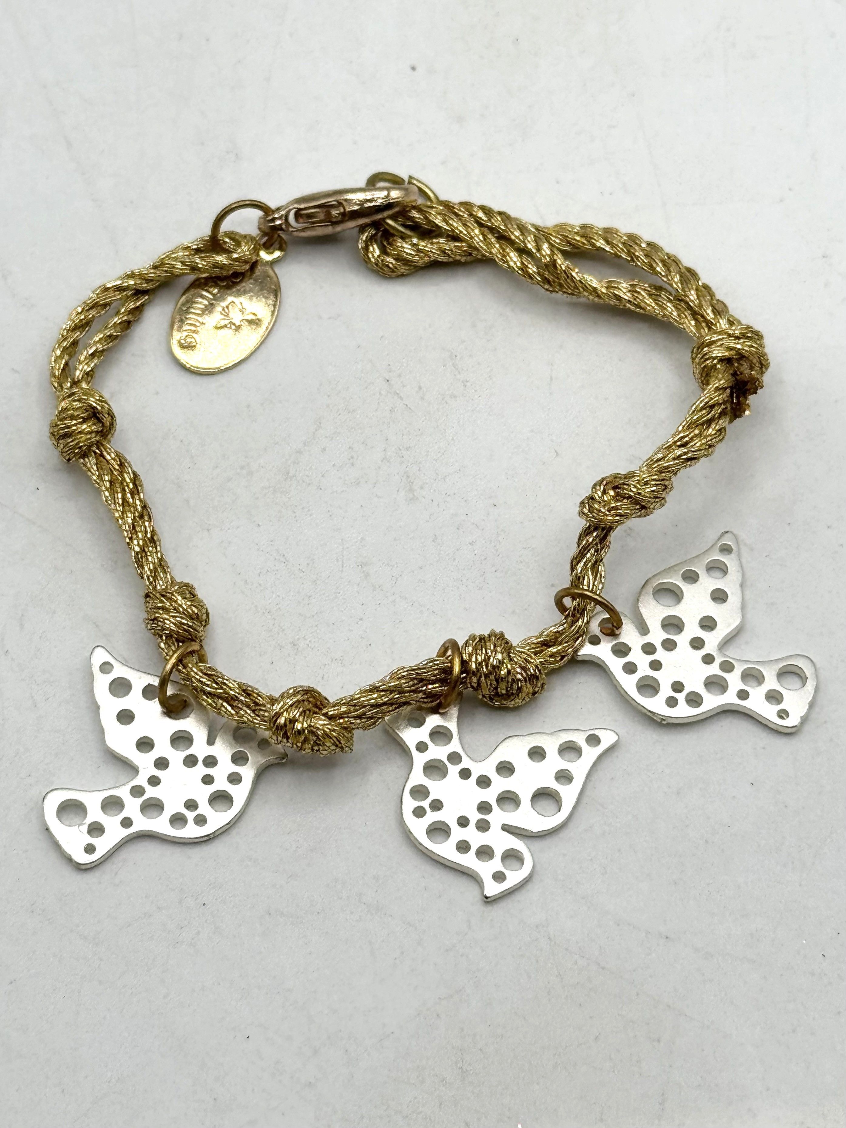 Other Vintage gold metallic thread dove bird charm bracelet Size ONE SIZE - 1 Thumbnail