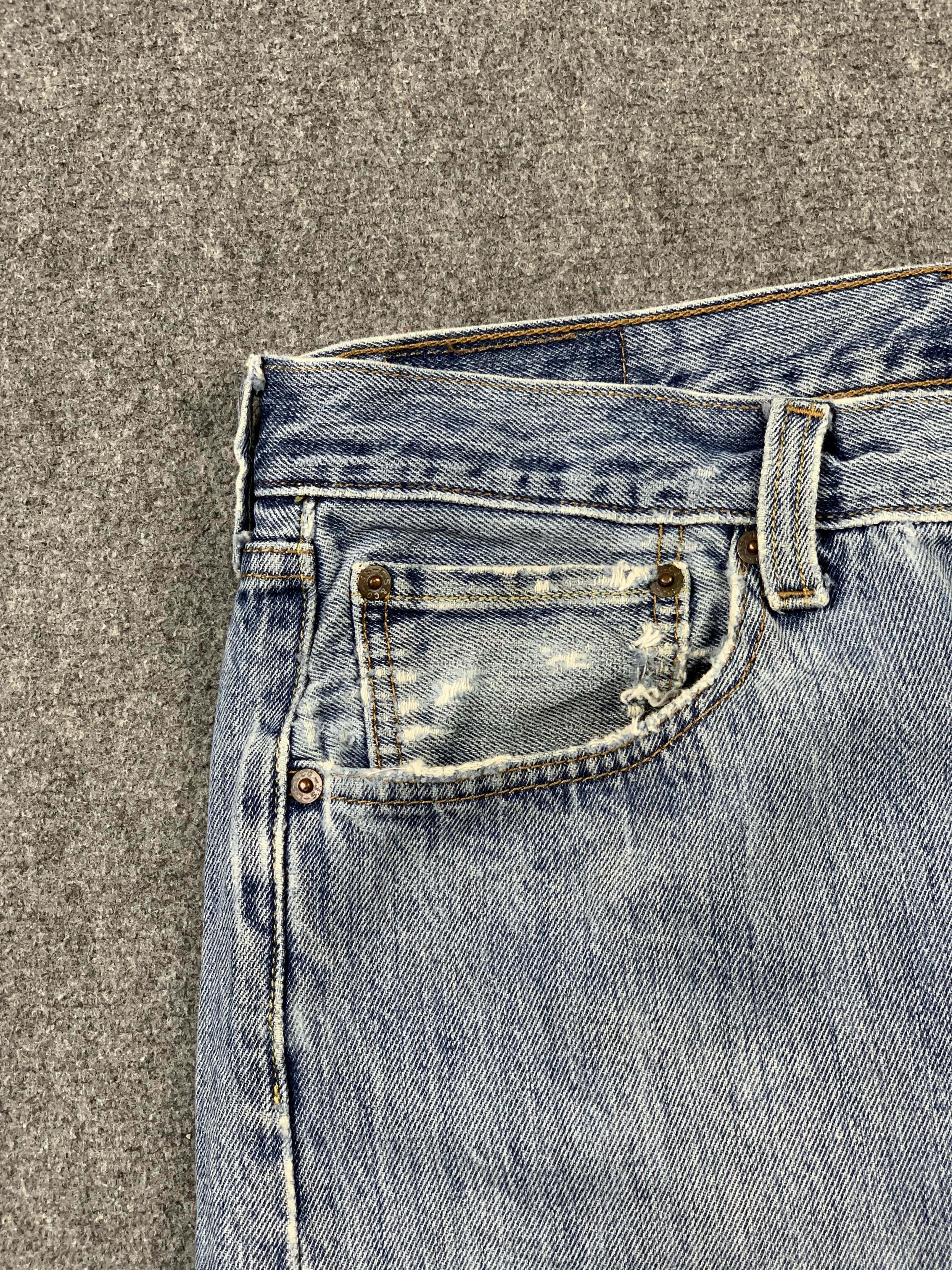 Levi's Vintage Levis 501 Faded Blue Jeans DP2197 Size US 33 - 9 Thumbnail