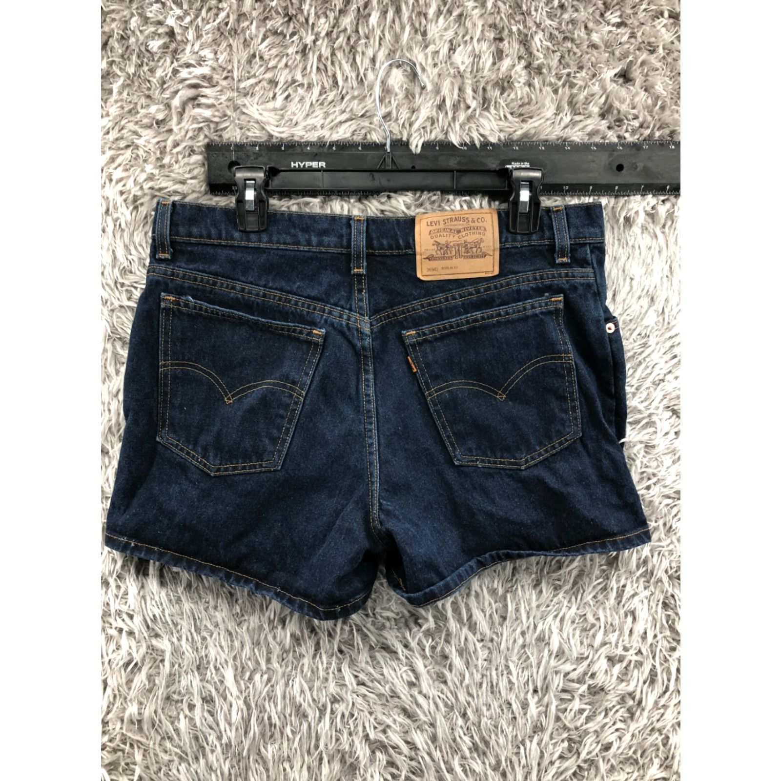 Levi's Levi's Regular Fit Boyfriend Shorts Womens Size 14 Mid Rise Dark Wash Blue Denim 5-Pocket Logo Casual Summer Womens Size 36" / US 14 / IT 50 - 4 Thumbnail