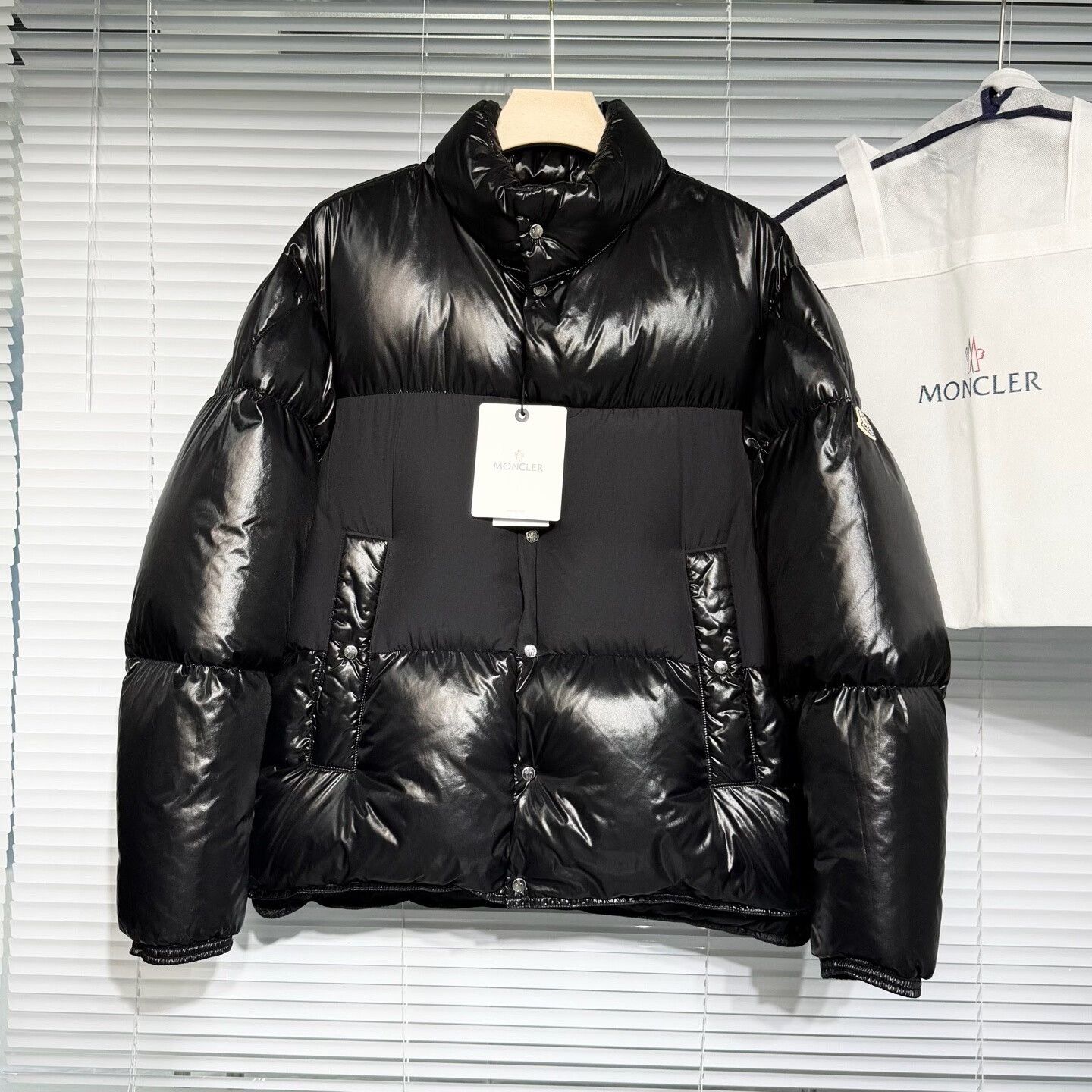 Moncler moncler aynard black down jacket size 2 Size US M / EU 48-50 / 2 - 1 Thumbnail