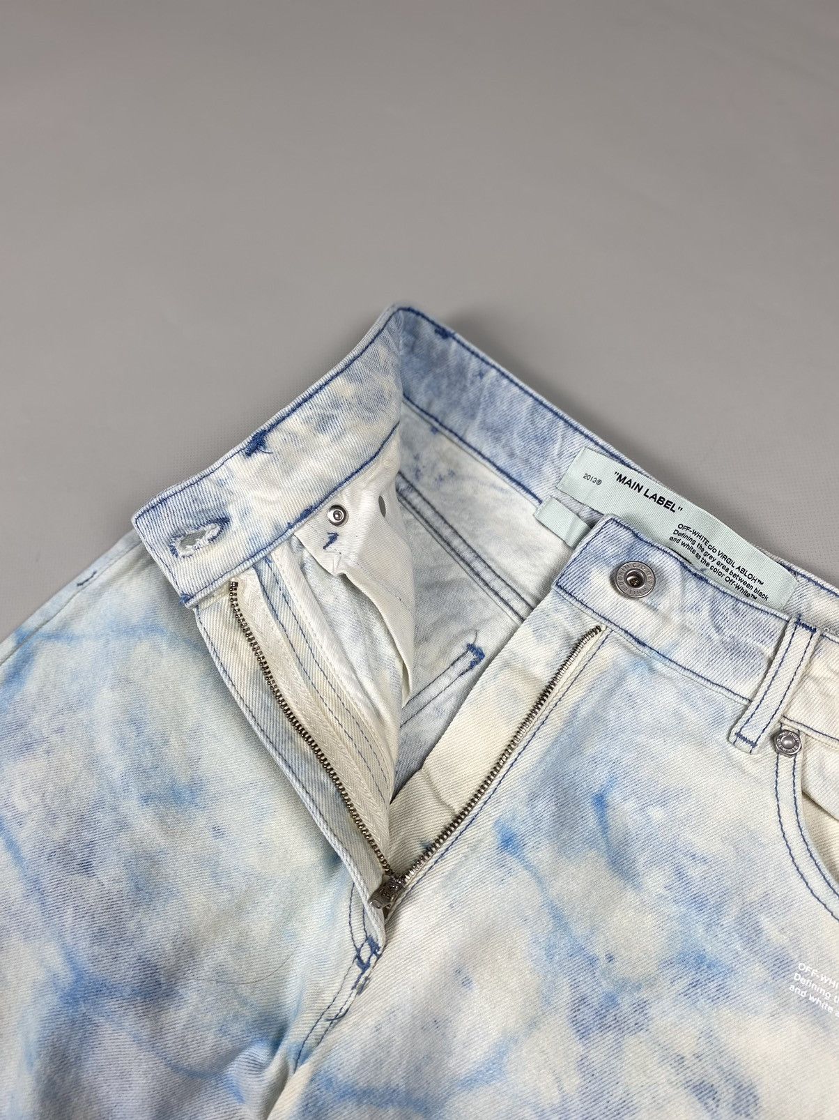 Off-White BNWT! Off-White ladies baggy jeans pants size 26 Size 26" / US 2 / IT 38 - 16 Thumbnail