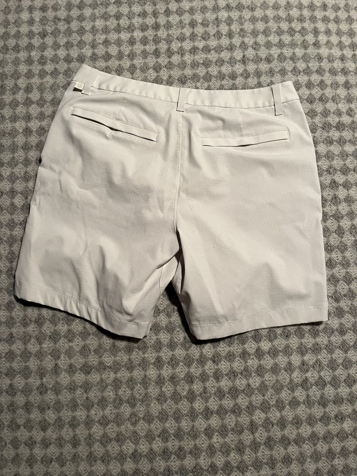 Lululemon Light beige golf style lululemon shorts Size US 33 - 2 Thumbnail