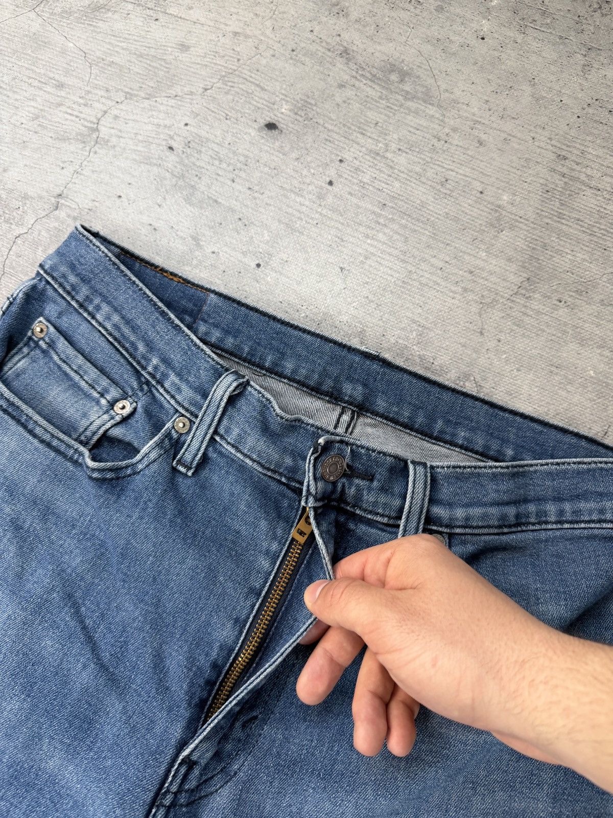 Levi's Levi's 514 Straight Fit Jeans Men's Size 33x30 Medium Wash Size US 33 - 5 Thumbnail