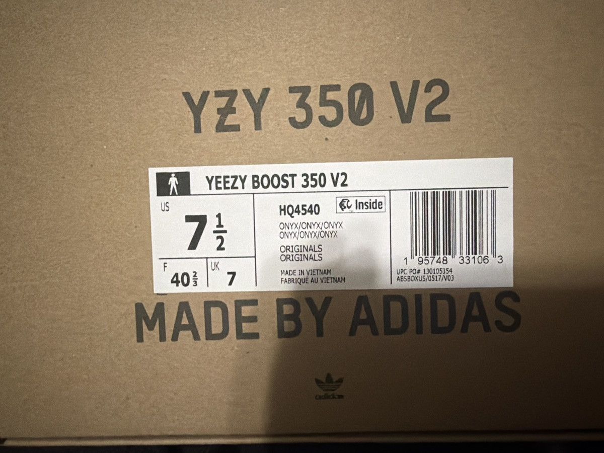 Yeezy Yeezy 350 onyx Size US 7.5 / EU 40-41 - 8 Thumbnail