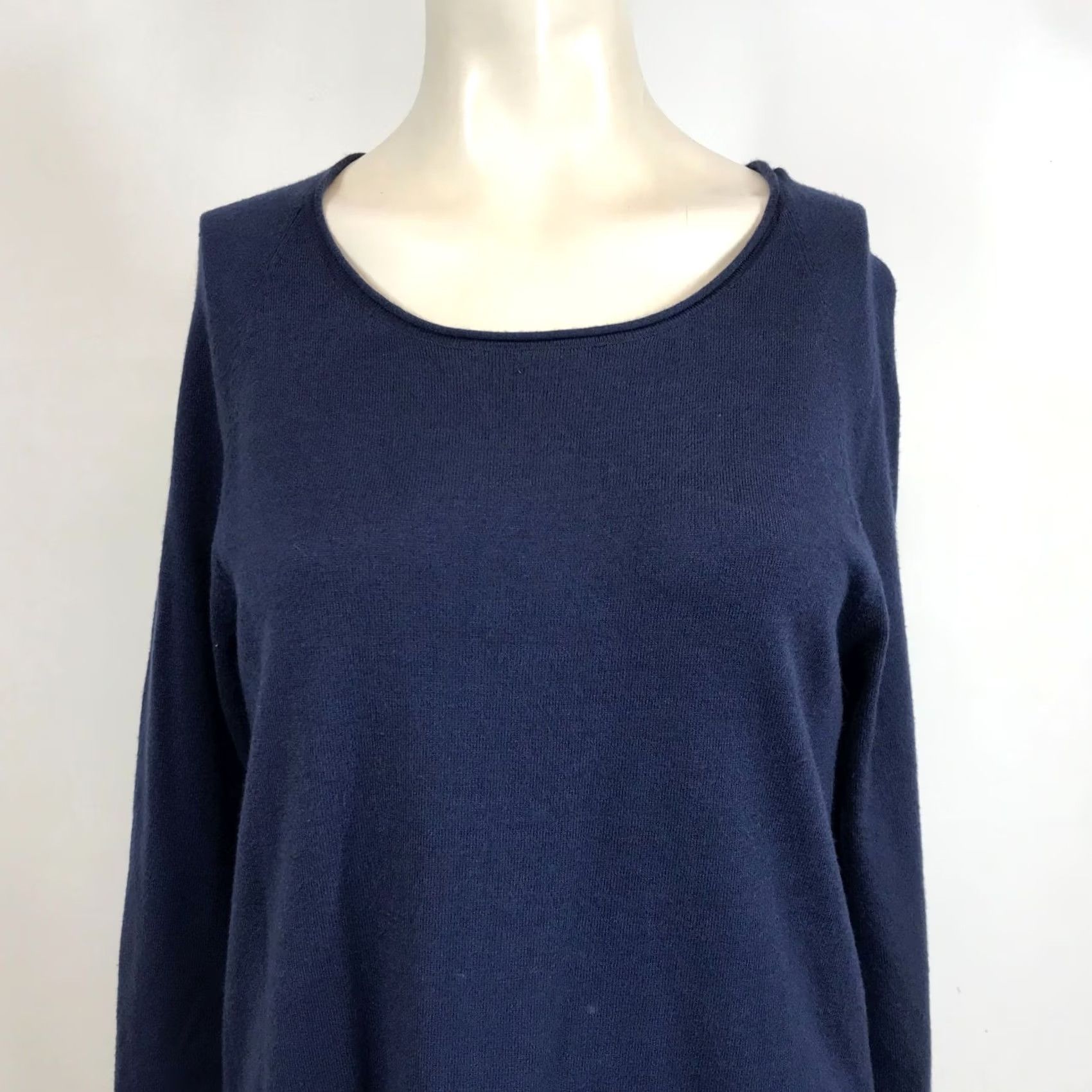 Soft Surroundings SOFT SURROUNDINGS WOMEN'S XS NAVY LONG SLEEVE ROUND NECK SHIRT Sweater Tunic Casual Knit Regular Womens XS Navy Blue Size XS / US 0-2 / IT 36-38 - 2 Thumbnail