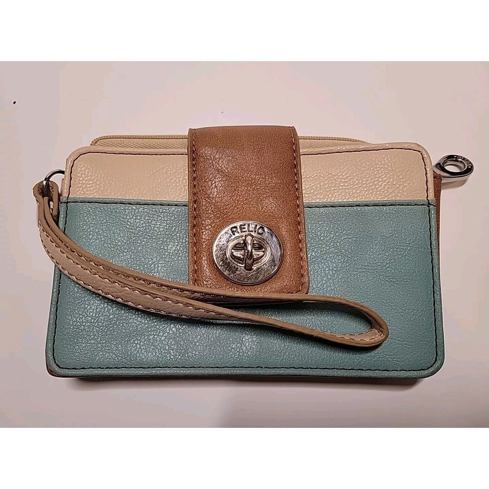 Fossil Vintage RELIC Fossil Zip Snap ID Wristlet Pebbled Leather Size ONE SIZE - 11 Thumbnail