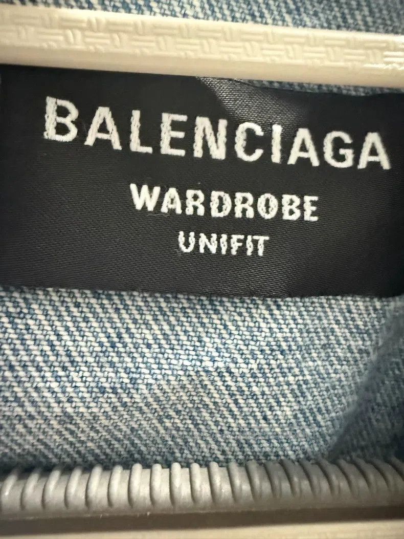 Balenciaga Balenciaga Embroidered Front & Back Logo Denim Jacket S Si Size US S / EU 44-46 / 1 - 3 Thumbnail