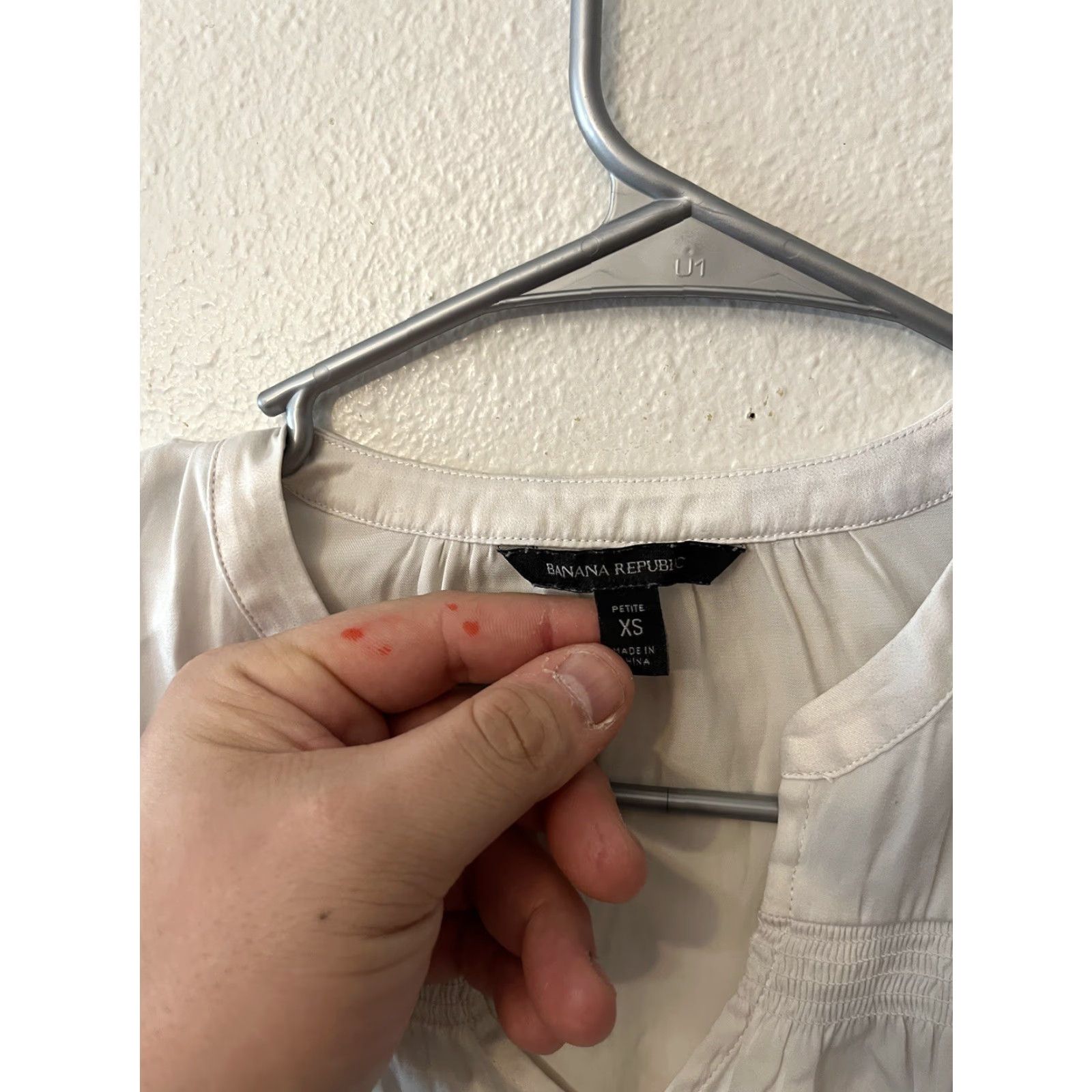 Banana Republic Banana Republic Blouse Shirt Women V Neck Long Sleeve Ivory PXS Petite Size XS / US 0-2 / IT 36-38 - 3 Thumbnail