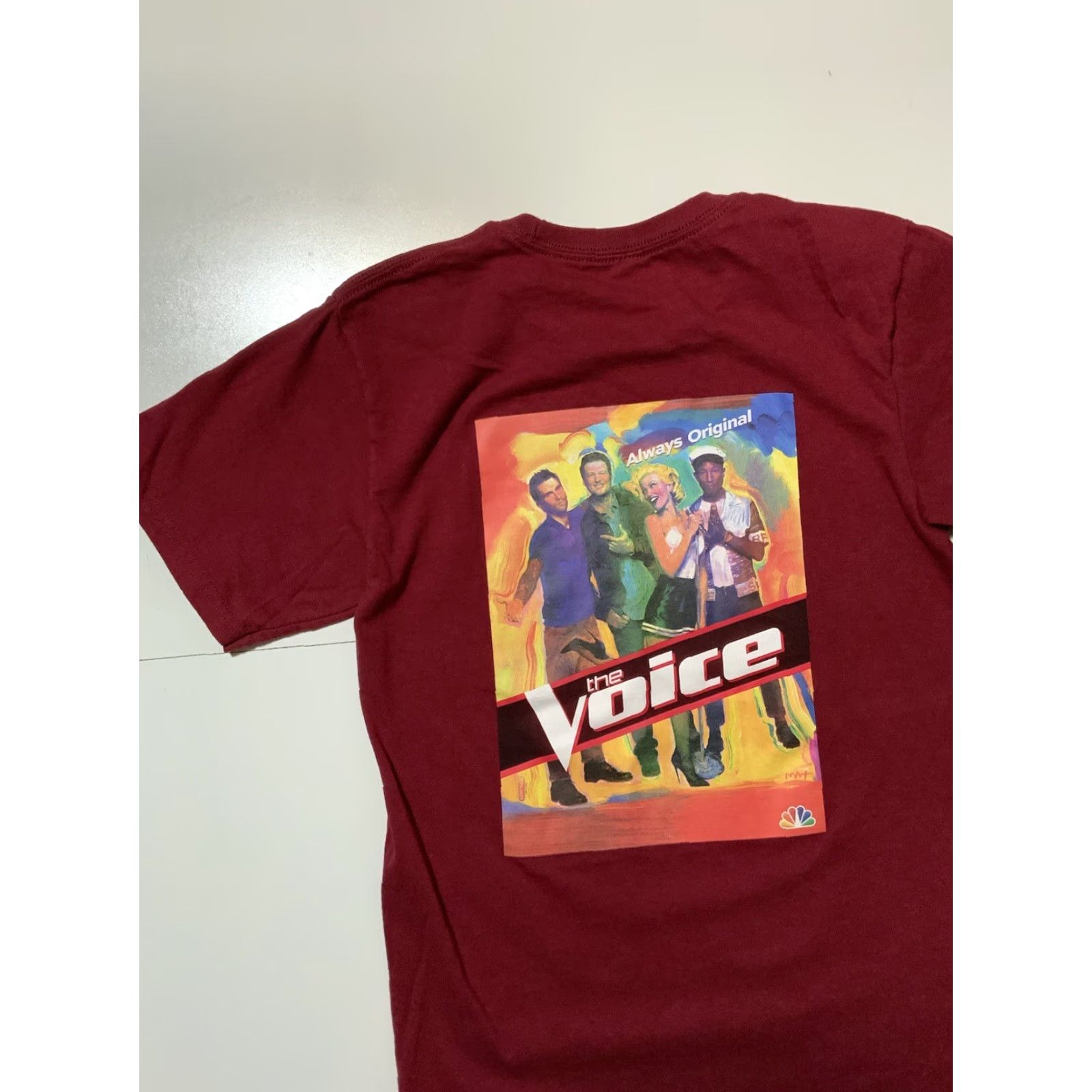 Port & Company NBC The Voice T-Shirt Port & Company Men S Maroon TV Show Graphic S/S Pharrell Williams Adam Levine Christina Aguilera Blake Shelton 2010s Mens Shirt Size US S / EU 44-46 / 1 - 5 Thumbnail