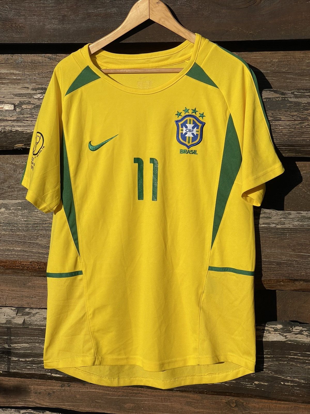 Nike 2002 Nike Brazil #11 Ronaldinho soccer jersey vintage Size US L / EU 52-54 / 3 - 2 Thumbnail