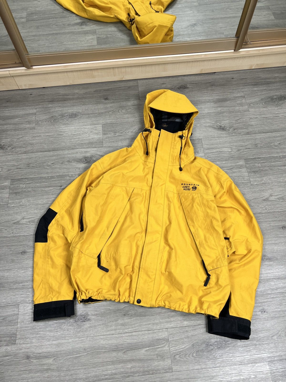 Mountain Hardwear Mountain Hardwear Gore Tex XCR Jacket Size L gorpcore Size US L / EU 52-54 / 3 - 1 Thumbnail