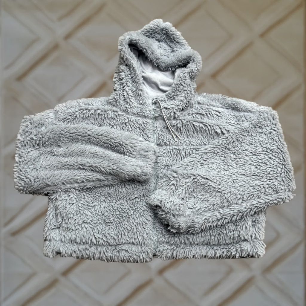 Urban Outfitters BDG Urban Outfitters Cropped Fuzzy Sherpa Faux Fur Jacket Hoodie Womens Small Size S / US 4 / IT 40 - 1 Thumbnail