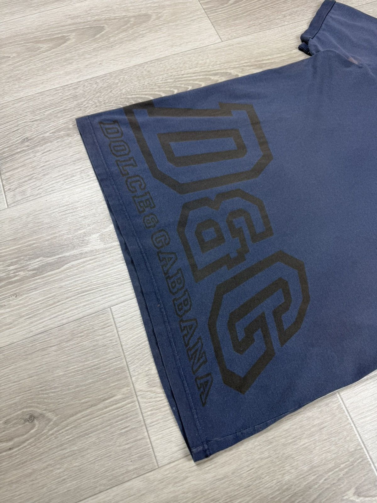 Dolce & Gabbana Vintage Dolce & Gabbana Distressed T-Shirt Big Logo Size L Size US L / EU 52-54 / 3 - 5 Thumbnail